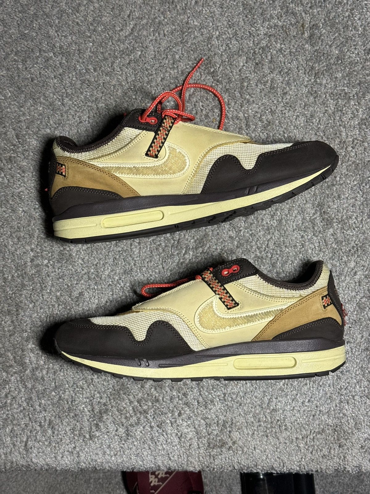 travis scott nike airmax