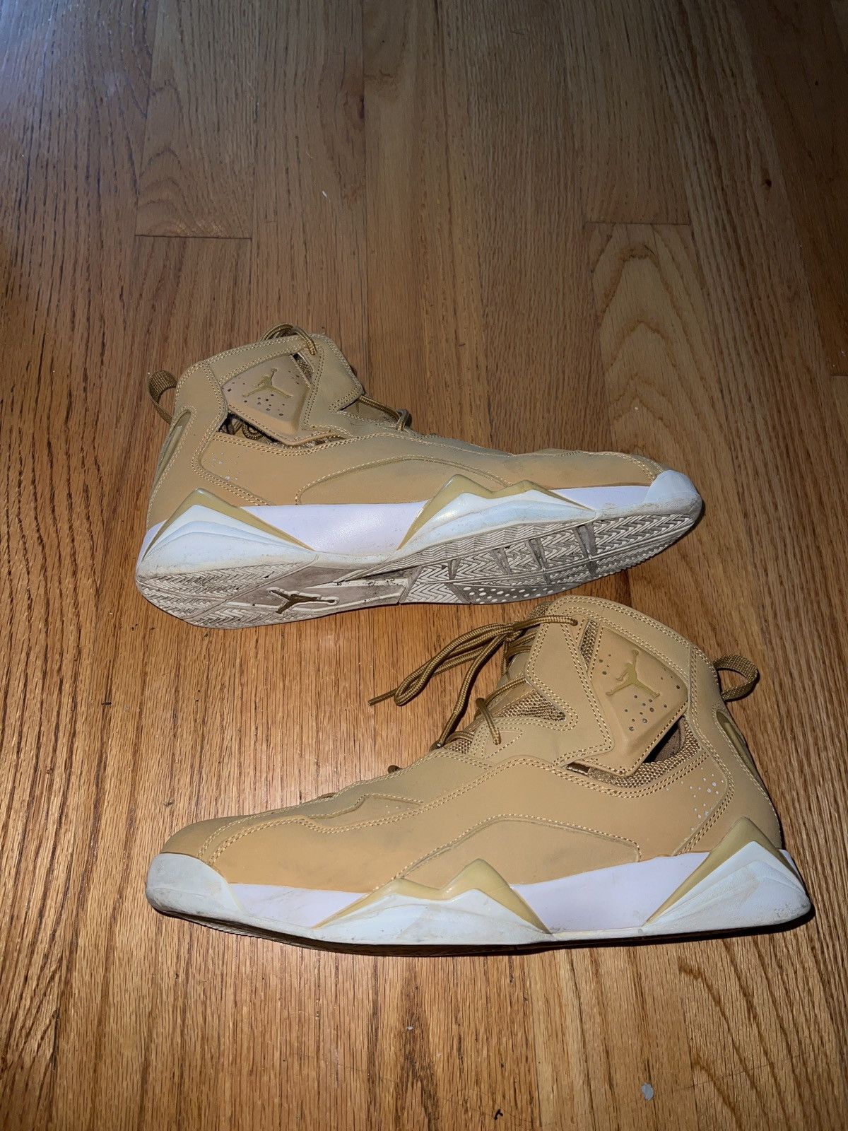 Jordan Brand Jordan True Flight Golden Harvest Size US 13 / EU 46 - 3 Thumbnail