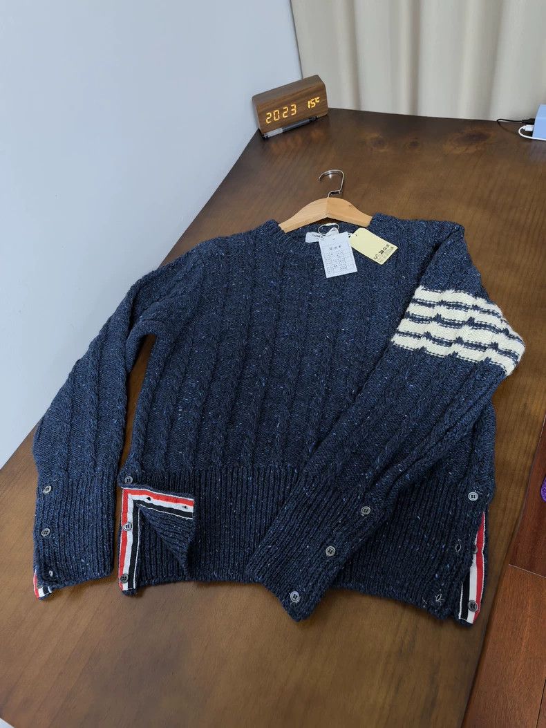 Thom Browne Thom Browne size4 Wool scalloped sweater Size US XL / EU 56 / 4 - 1 Thumbnail