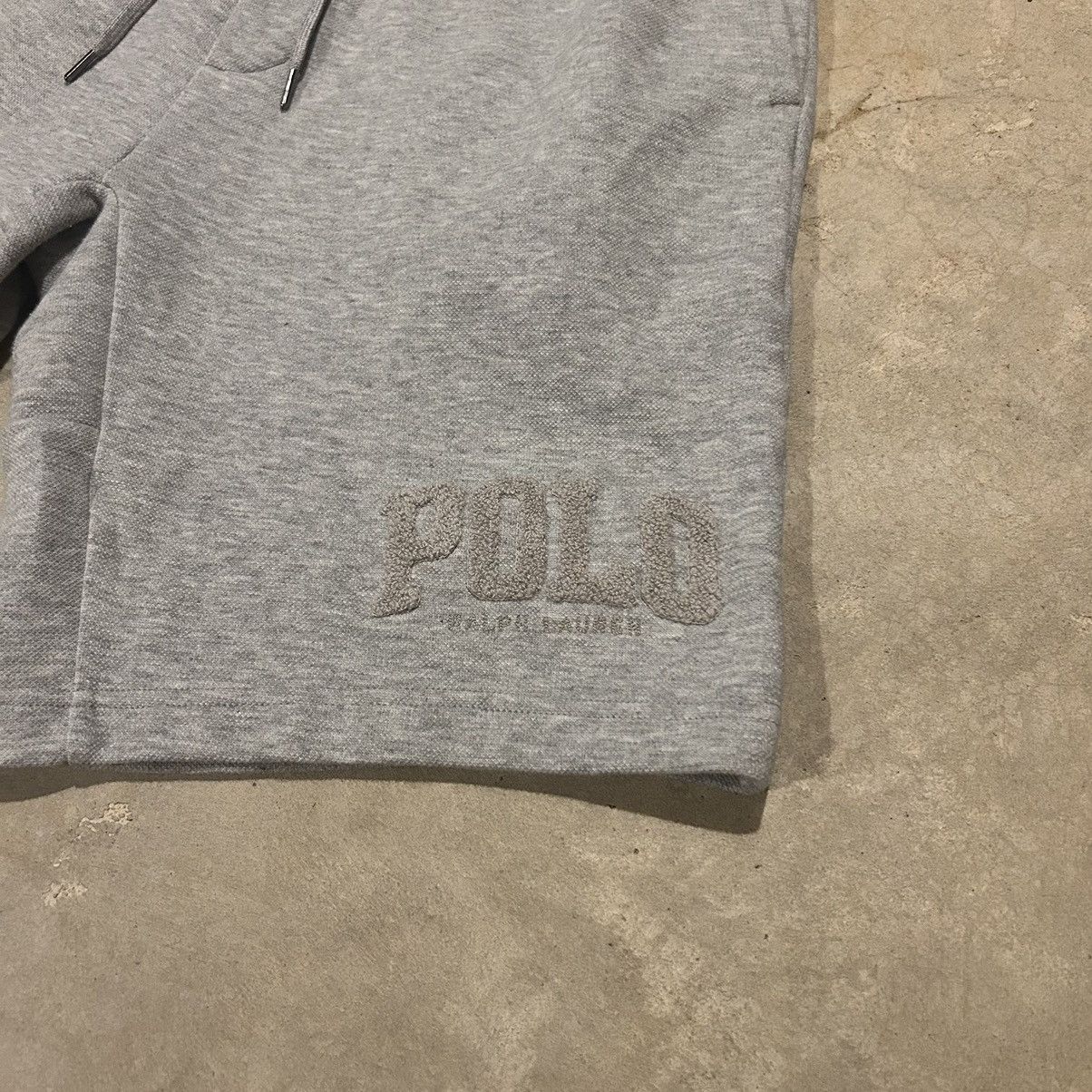 Polo Ralph Lauren × Vintage Essential Polo Ralph Lauren Chenille Patch Sweat Shorts Size US 33 - 3 Thumbnail