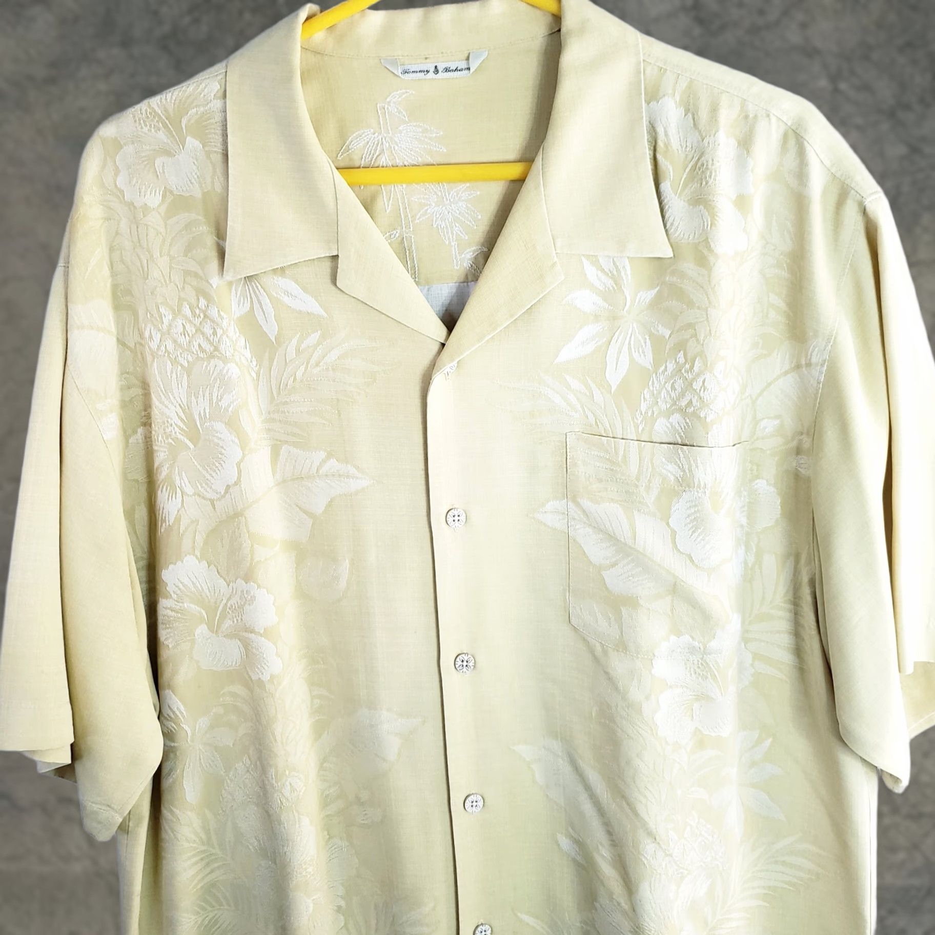 Tommy Bahama Tommy Bahama 100% Silk Men Shirt Yellow Floral Hawaiian Button Front Short Sleeve L Textured Pocketed Zip? Size US L / EU 52-54 / 3 - 1 Thumbnail