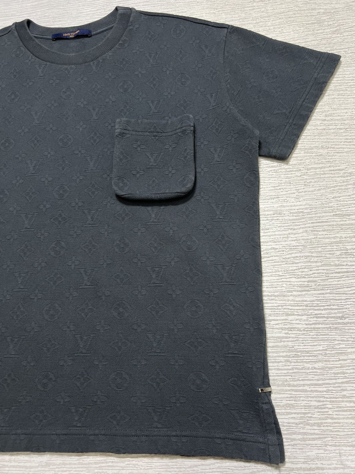 Louis Vuitton Louis Vuitton - 3D Pocket Monogram T-Shirt Size US XS / EU 42 / 0 - 9 Thumbnail