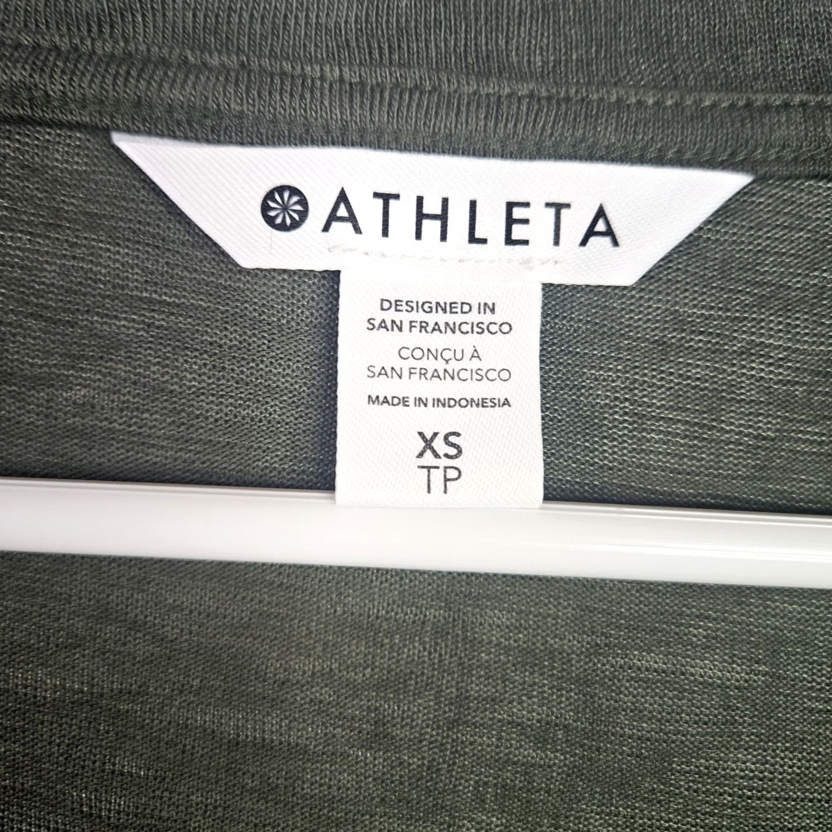 Athleta Athleta Women's Green Round Neck Short Sleeve Gym Tee XS Size 26" / US 2 / IT 38 - 5 Thumbnail