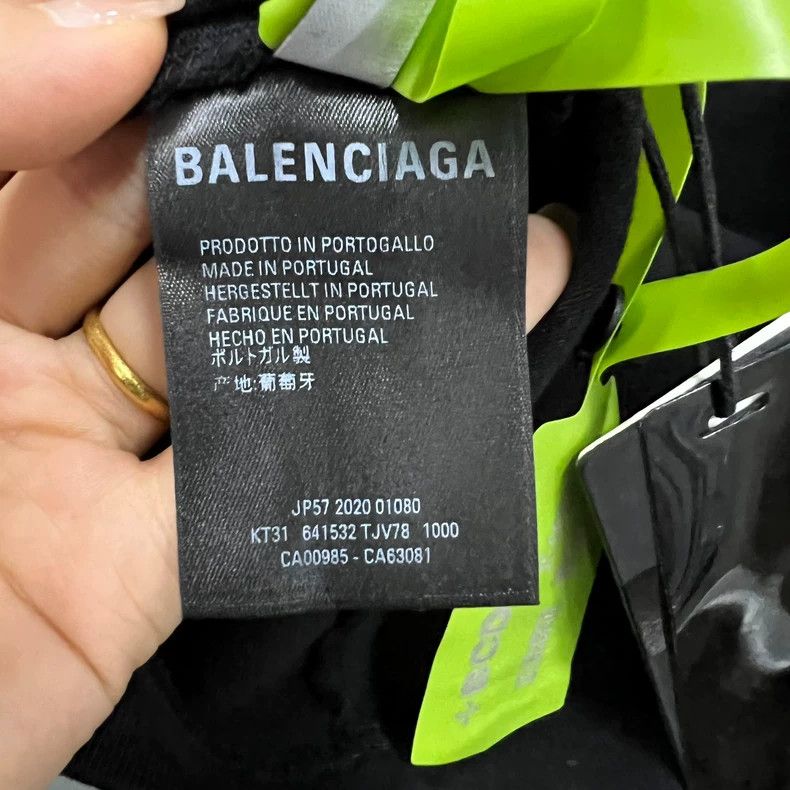 Balenciaga Balenciaga Gothic logo printed short sleeves Size US L / EU 52-54 / 3 - 6 Thumbnail