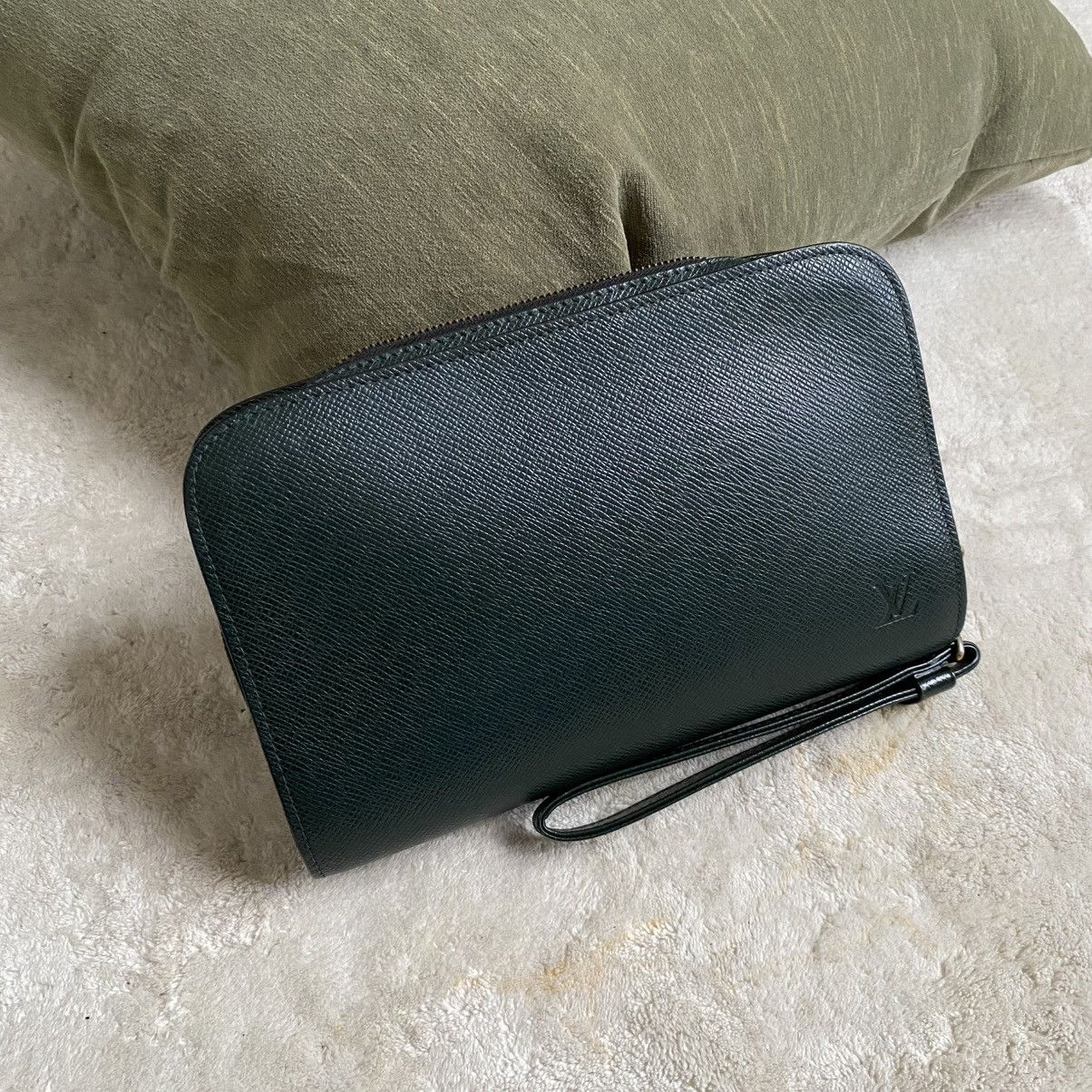 💥Louis vuitton Baikal taiga clutch bag