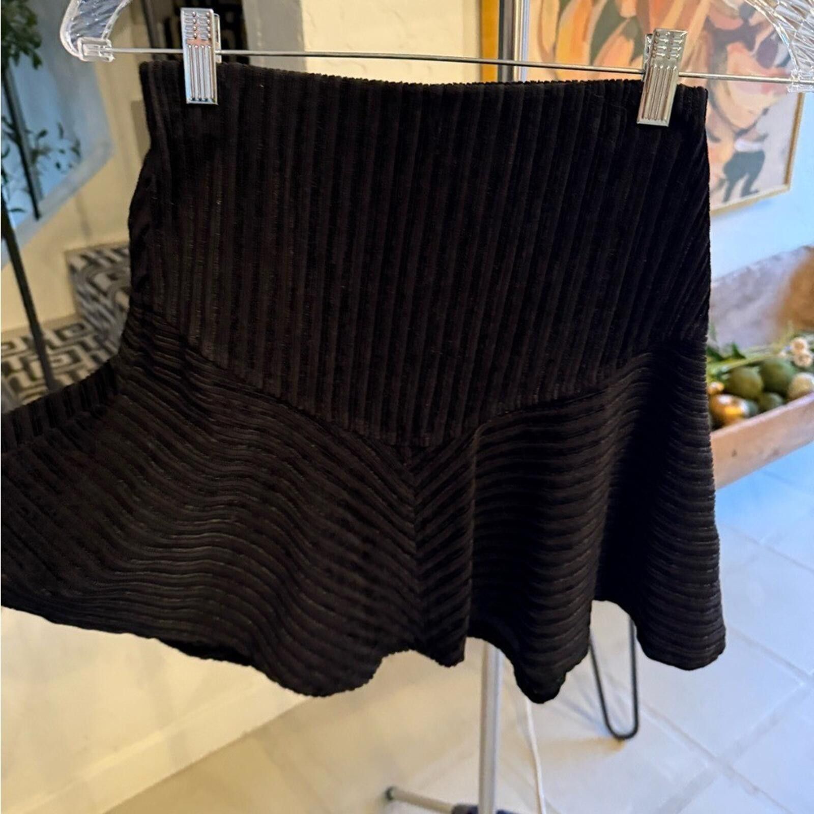 Free People Free People Camden Ribbed Black Corduroy Skirt XS or S Size 26" / US 2 / IT 38 - 9 Thumbnail