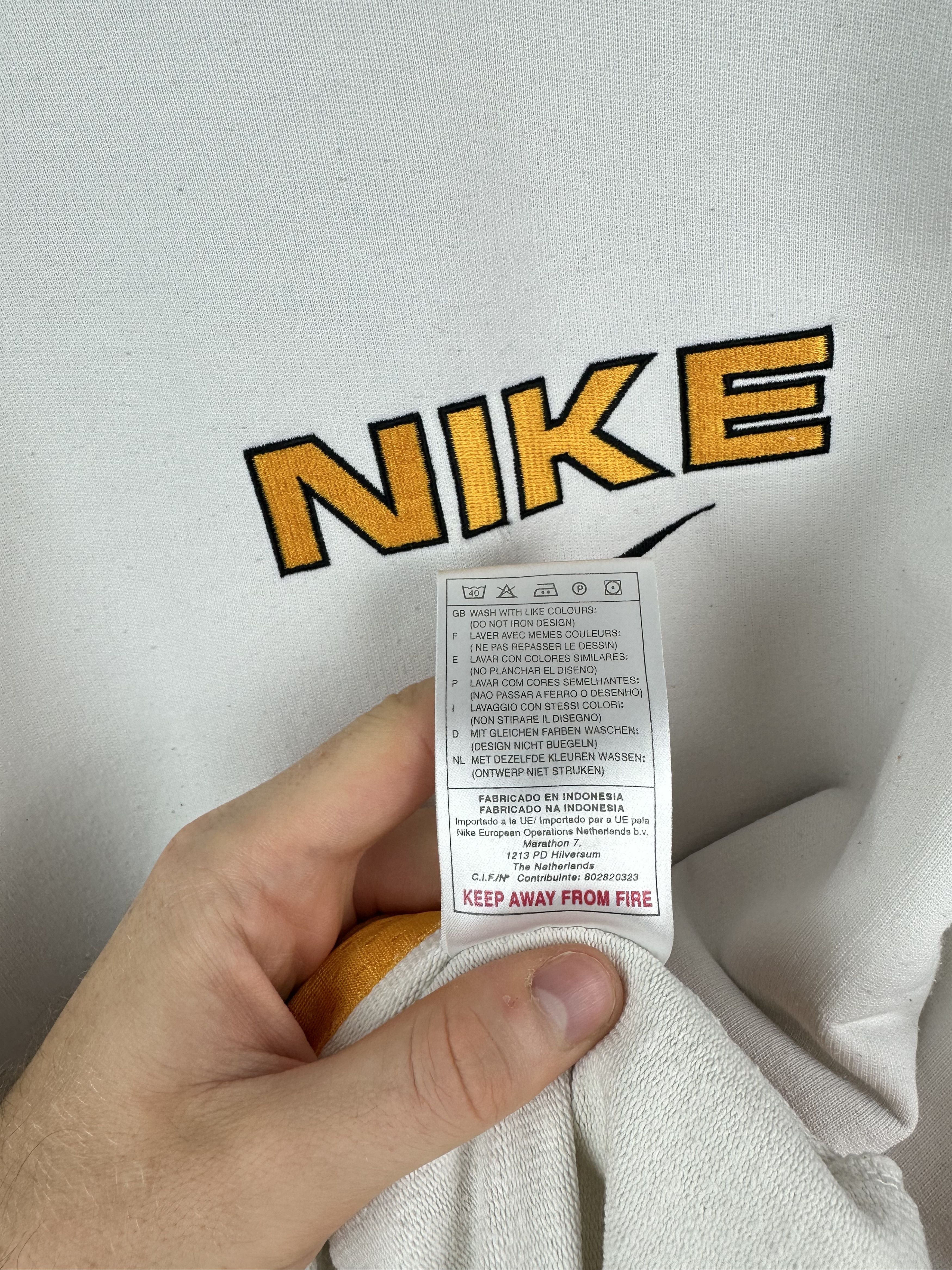 Nike Vintage Nike Big Logo Swoosh Sweatshirt White Rare Hype Size US S / EU 44-46 / 1 - 9 Thumbnail