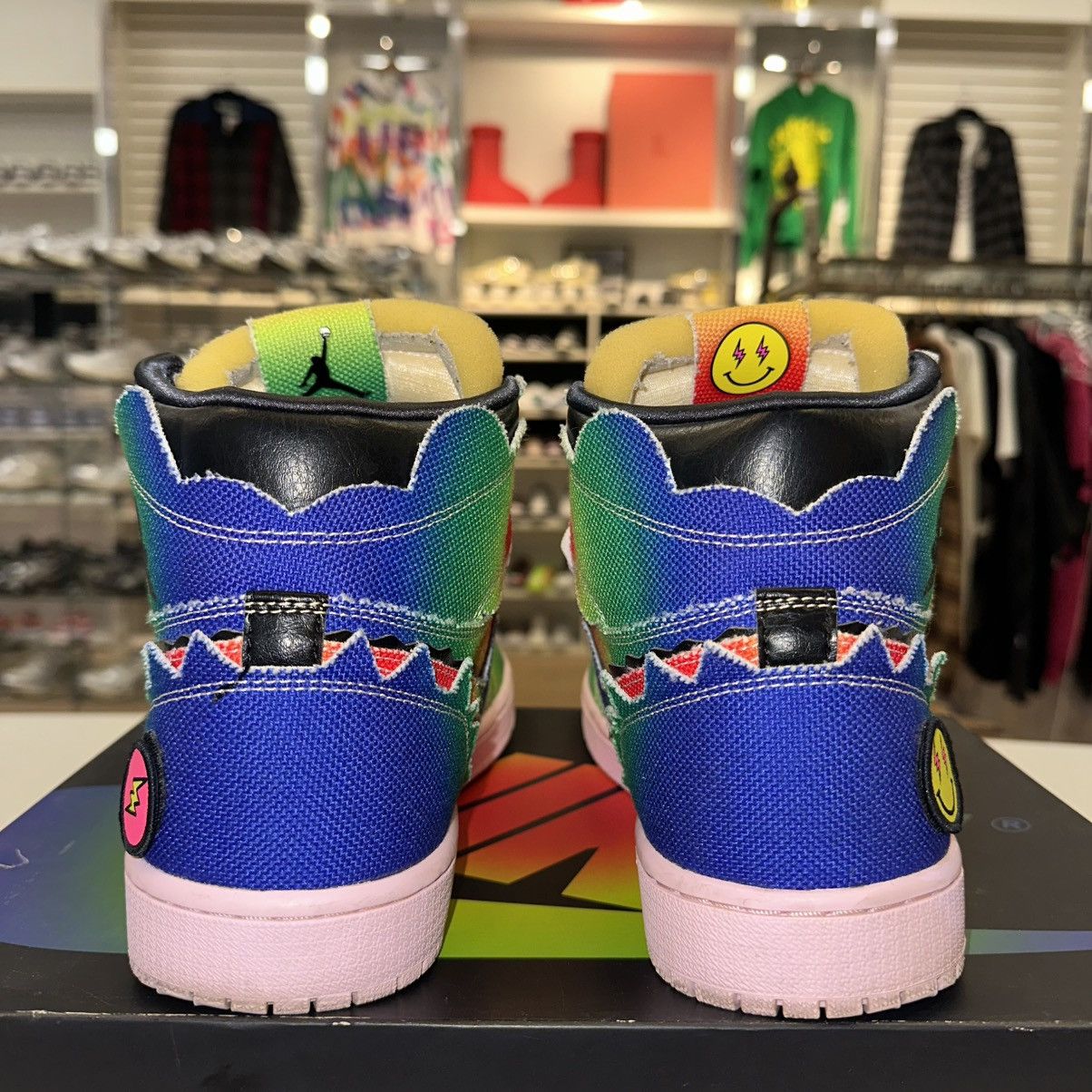 Jordan Brand Size 10 - Jordan 1 Retro OG High x J Balvin Tie Dye Size US 10 / EU 43 - 4 Thumbnail