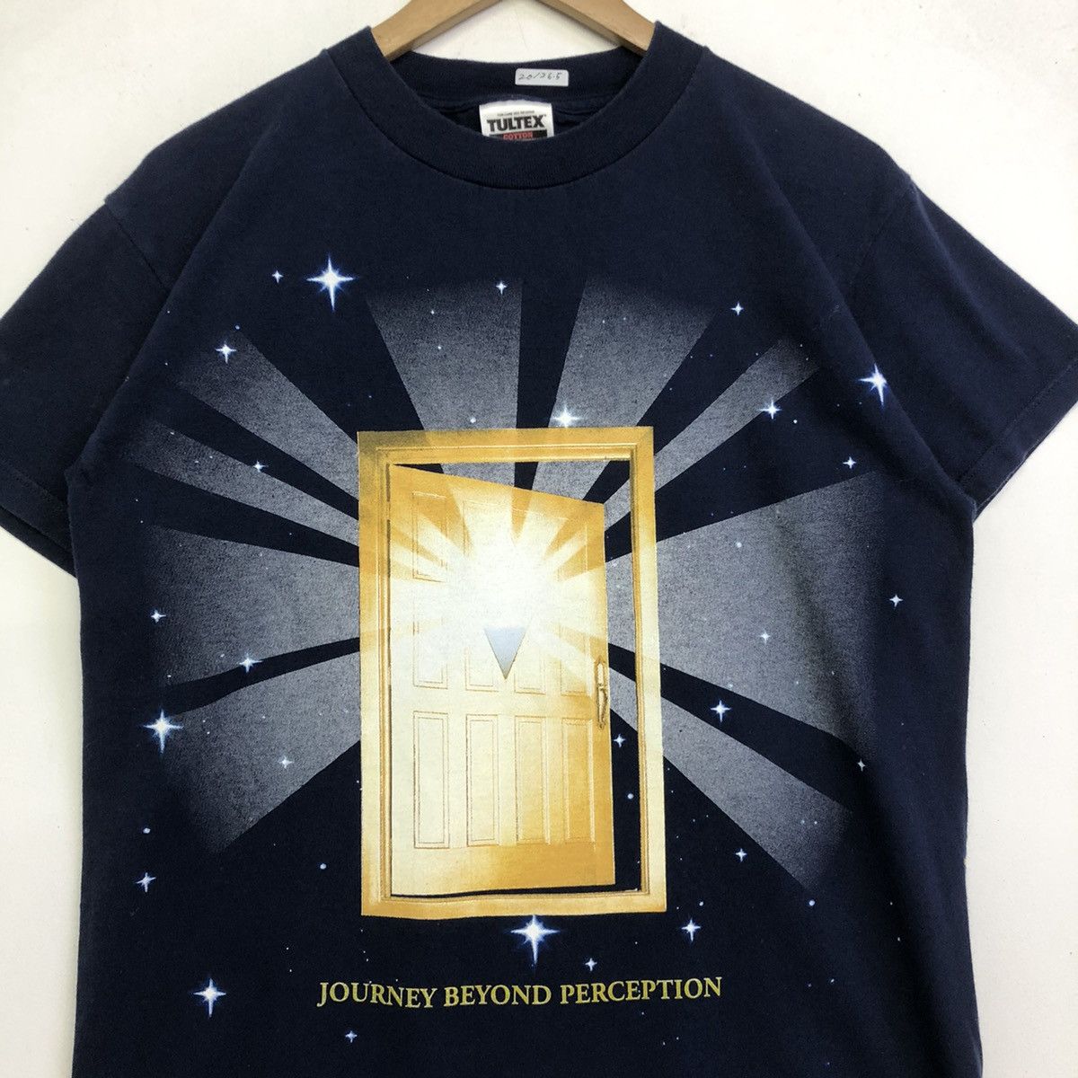 Vintage Vintage The Paradigm Shift Journey Beyond Perception Art Tee Size US M / EU 48-50 / 2 - 3 Thumbnail