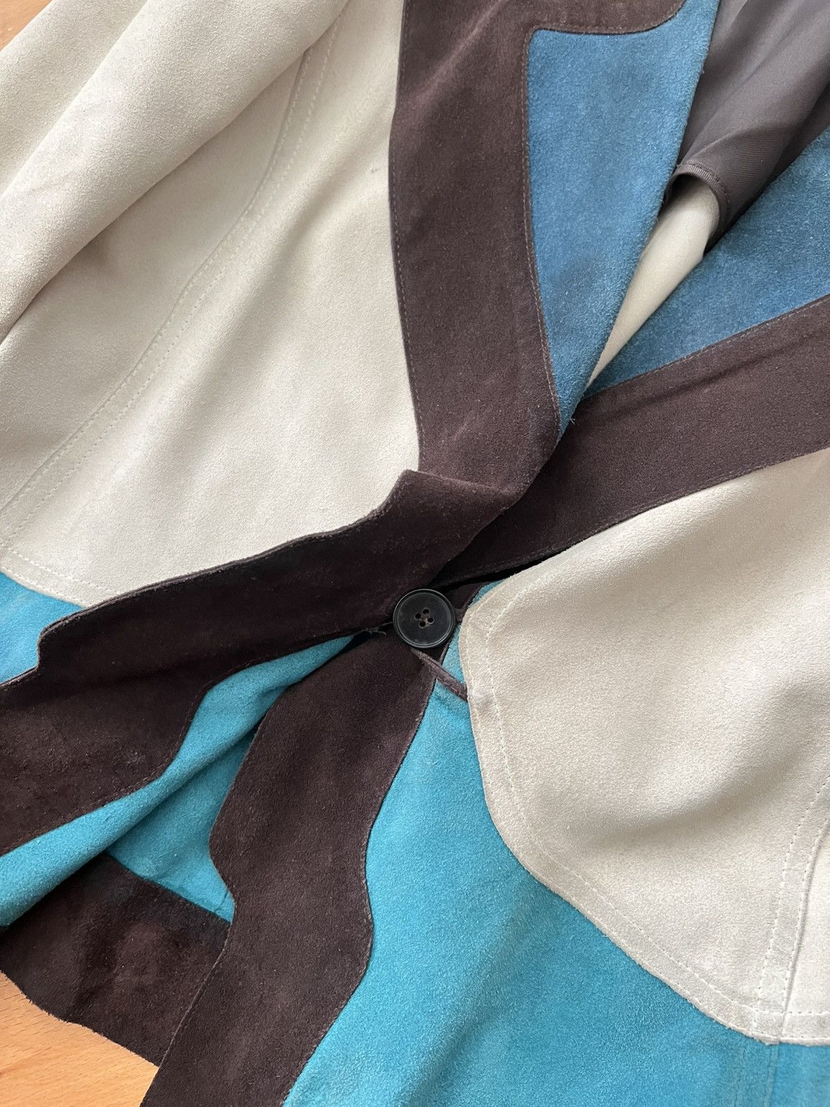 Yves Saint Laurent Yves Saint Laurent by Tom Ford suede jacket Size M / US 6-8 / IT 42-44 - 4 Thumbnail