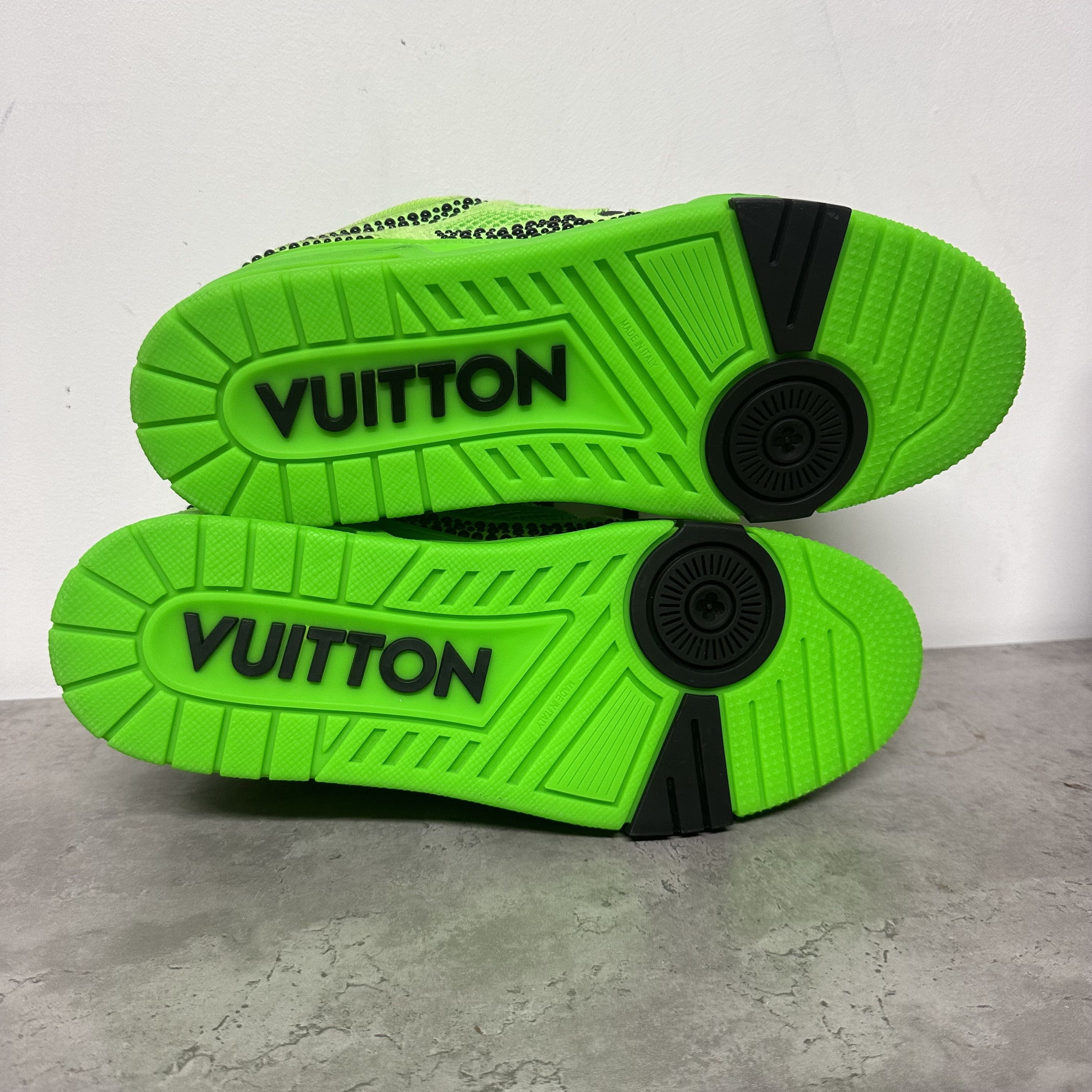 Louis Vuitton Louis Vuitton Skate US9.5 LV Trainer Mens green trainer Size US 9.5 / EU 42-43 - 15 Thumbnail