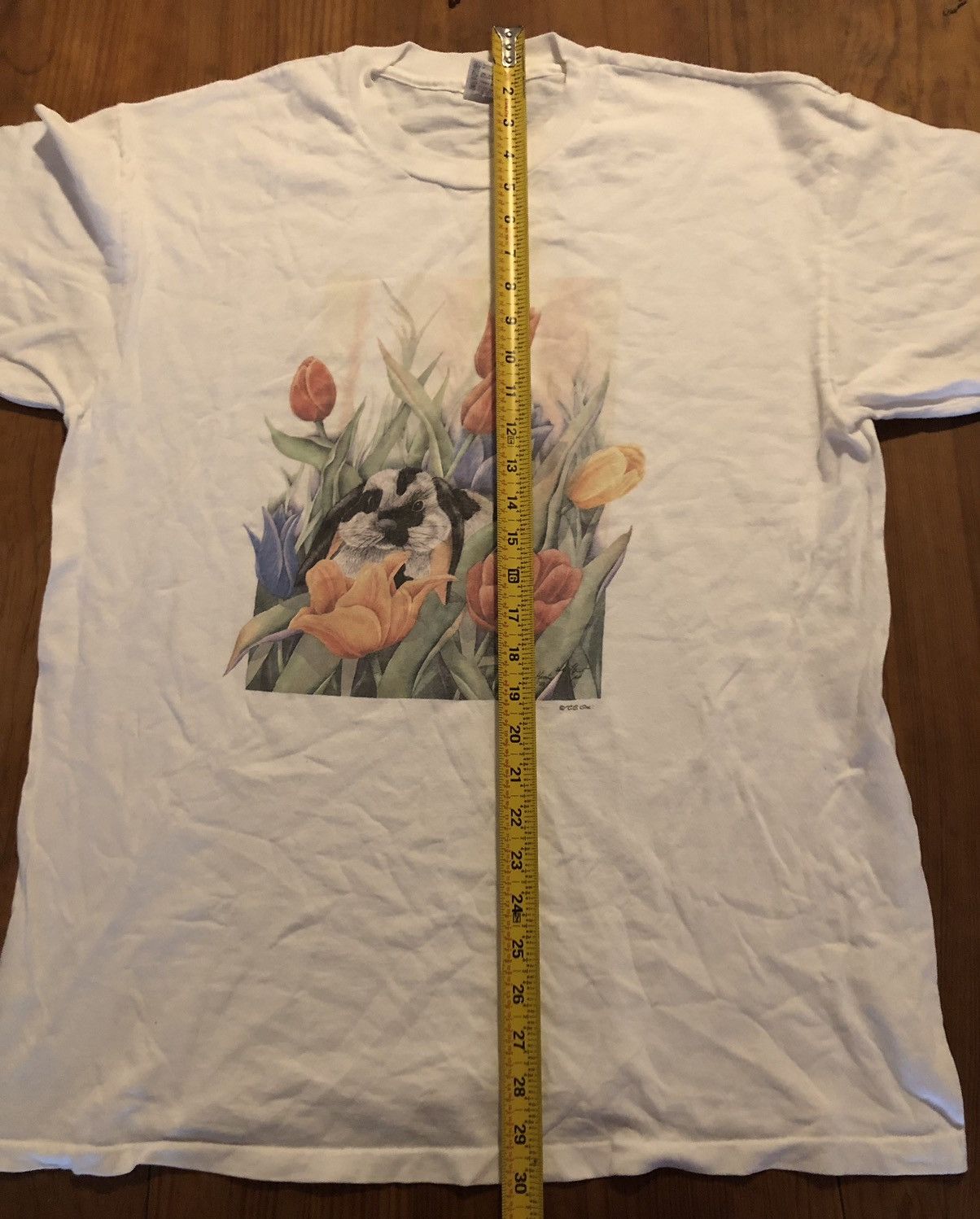 Vintage Vintage 90s Rabbit Among Tulips T Shirt S/XL Size US XL / EU 56 / 4 - 7 Thumbnail