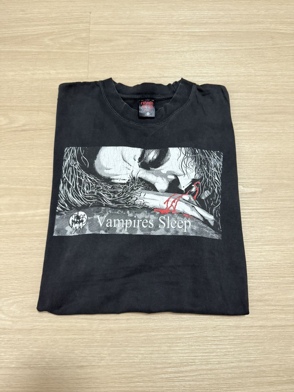 Vintage fashion victim vampires sleep