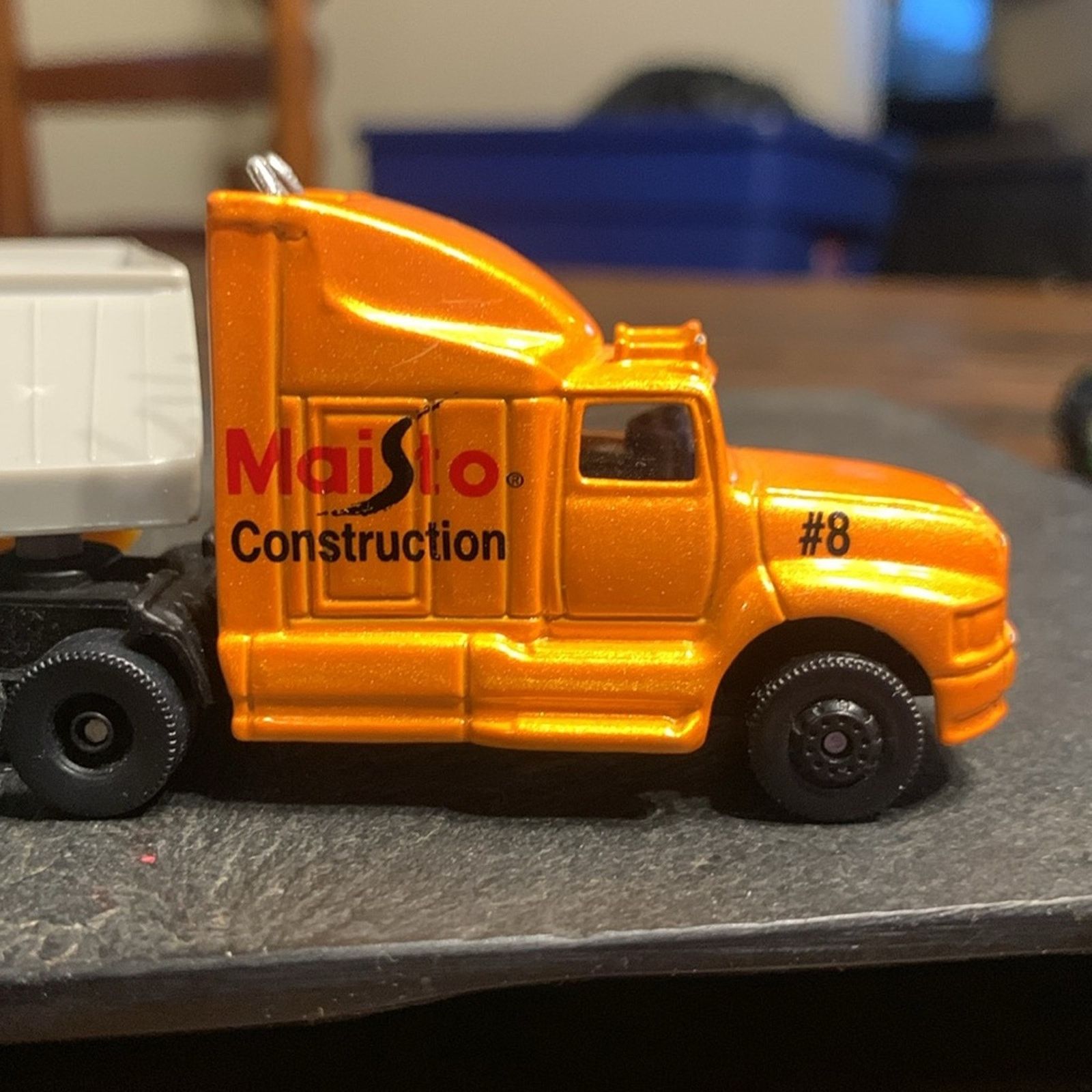 Vintage Maisto construction #8 Ford aeromax truck and trailer Size ONE SIZE - 5 Thumbnail