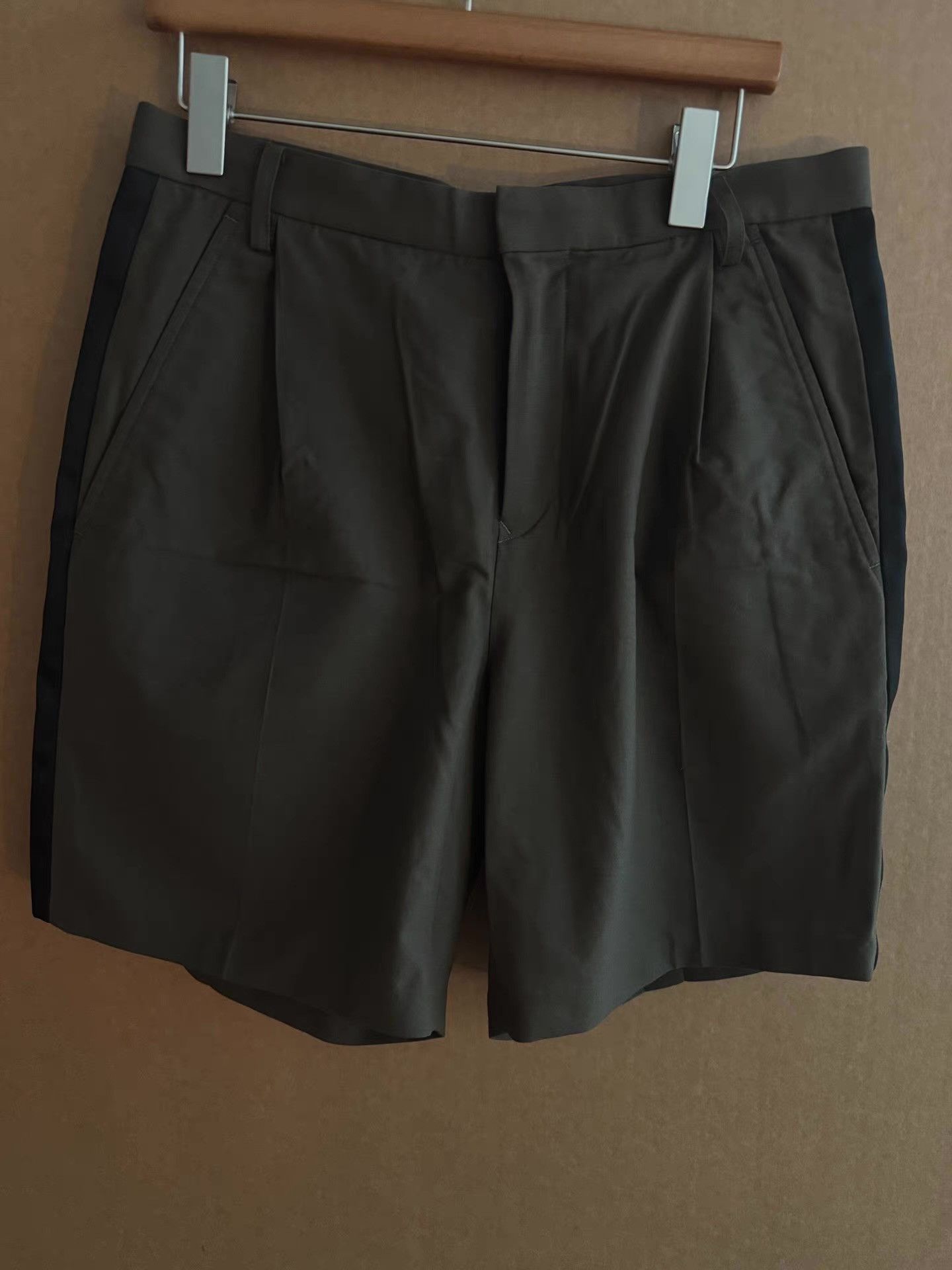 Sacai sacai Army Green Tailored Shorts Q16 Size US 36 / EU 52 - 1 Thumbnail
