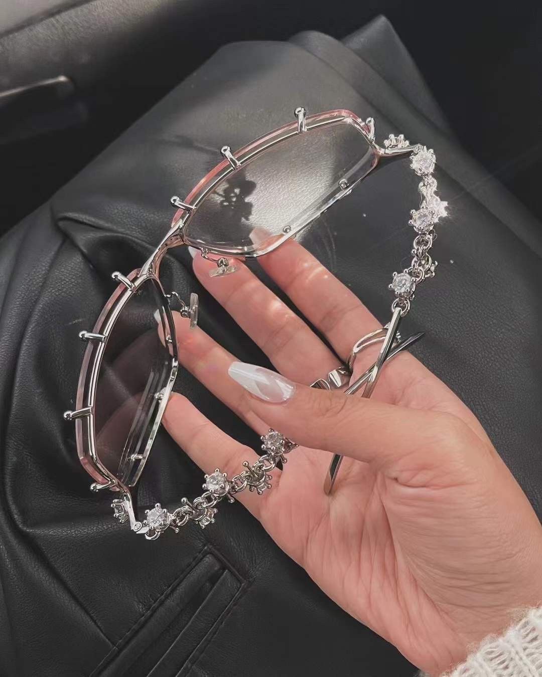 image of Gentle Monster X D’Heygere - Tiara 02 Unisex in White, Women's