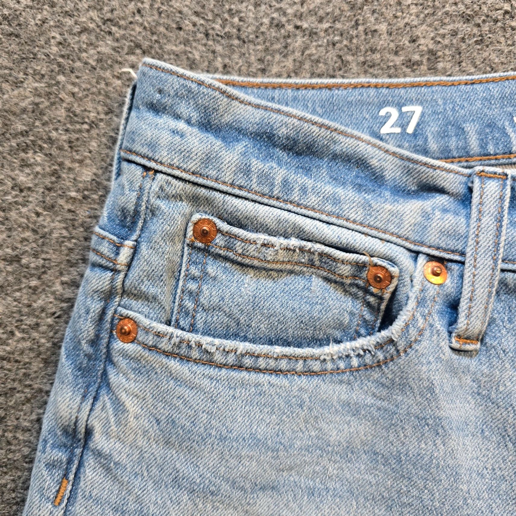 J.Crew J.CREW Jeans Womens 27 Blue 9 Inch Denim Boot Crop Light Wash Raw Hem Capsule Crop Jeans Women Regular 5-Pocket Denim Campture? Size 27" / US 4 / IT 40 - 3 Thumbnail