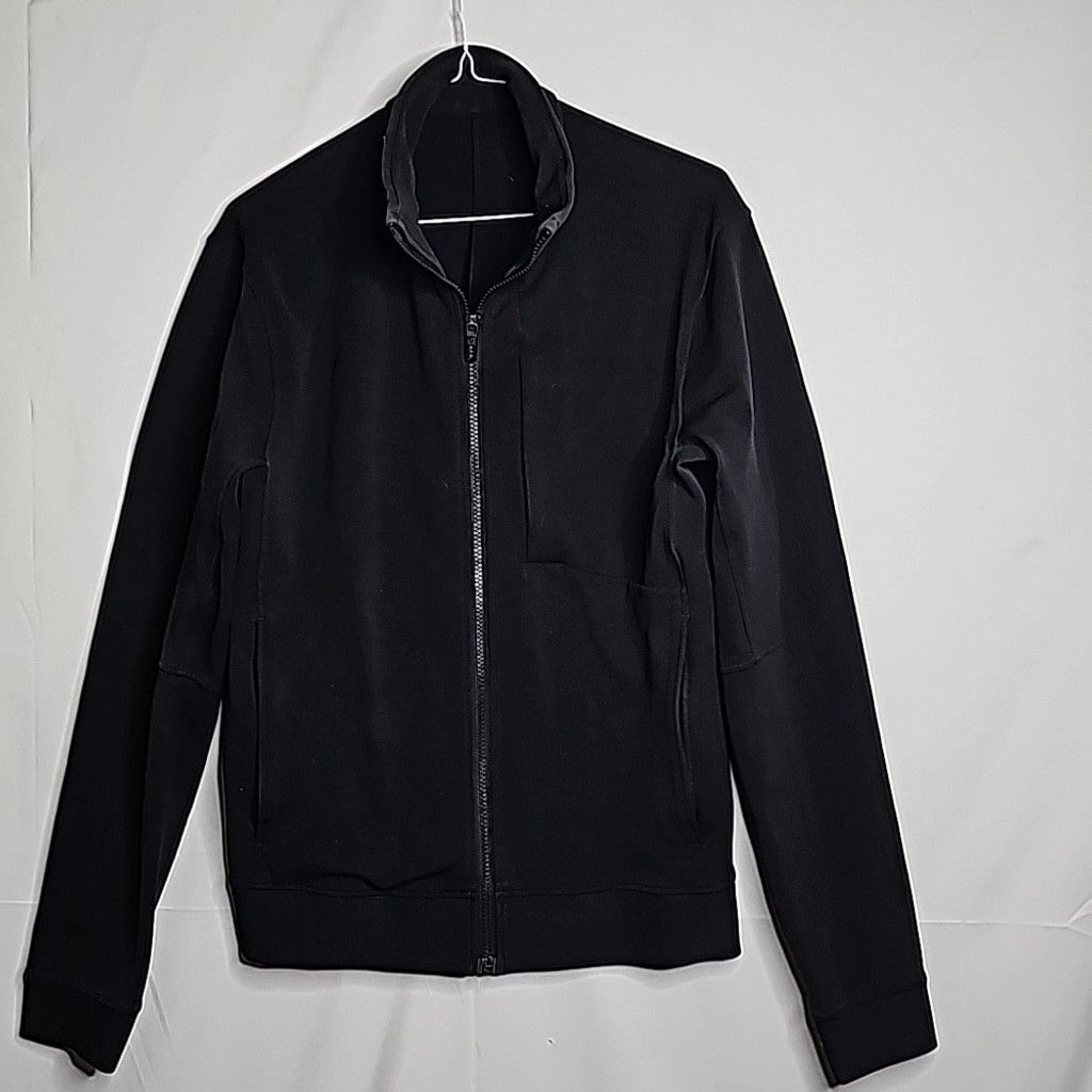 Lululemon Lululemon Mens warm high neck zip up jacket black sz Medium Size US M / EU 48-50 / 2 - 1 Thumbnail