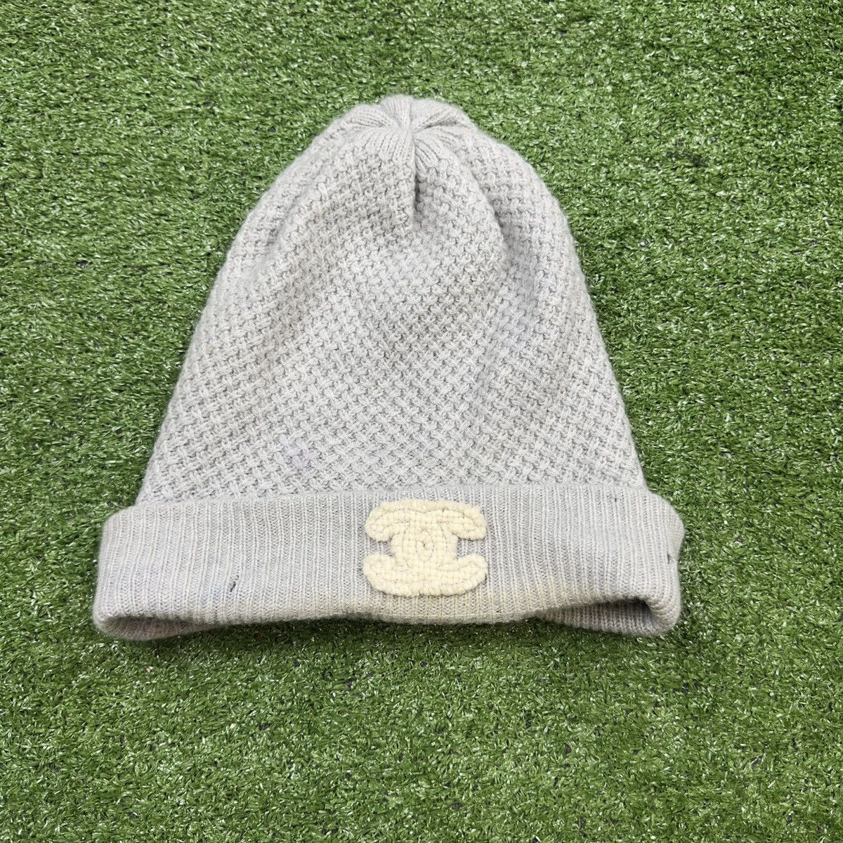 Chanel Chanel Cashmere Grey & Ecru Big CC Logo Knit Beanie Hat 