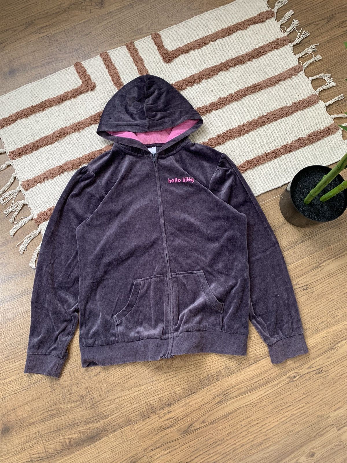 Cartoon Network VINTAGE VELOUR HELLO KITTY ZIP UP HOODIE Size L / US 10 / IT 46 - 2 Thumbnail