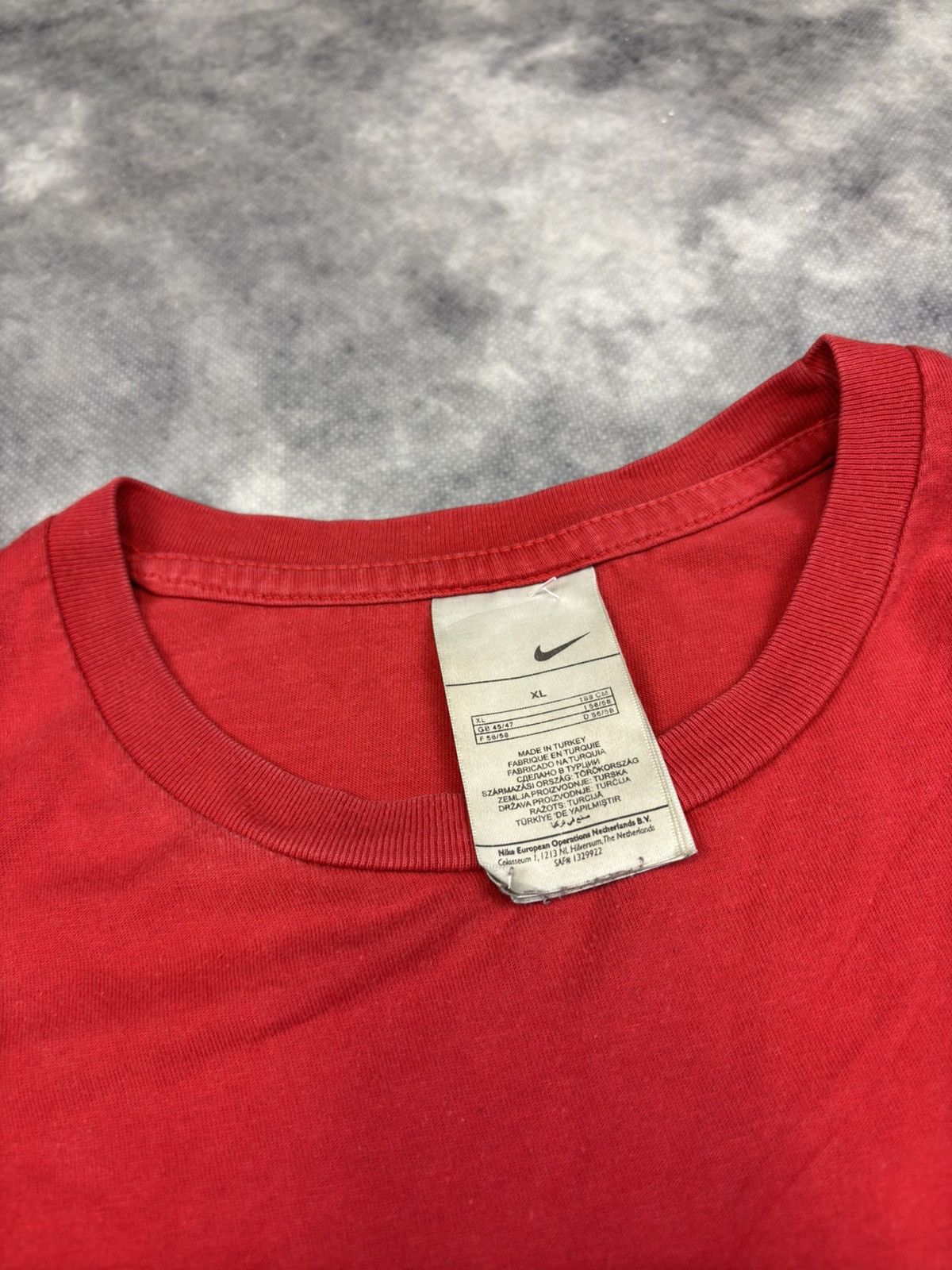 Nike Nike Vintage Big Swoosh Logo Rare T-Shirt Tee Y2k 90s Size US XL / EU 56 / 4 - 4 Thumbnail