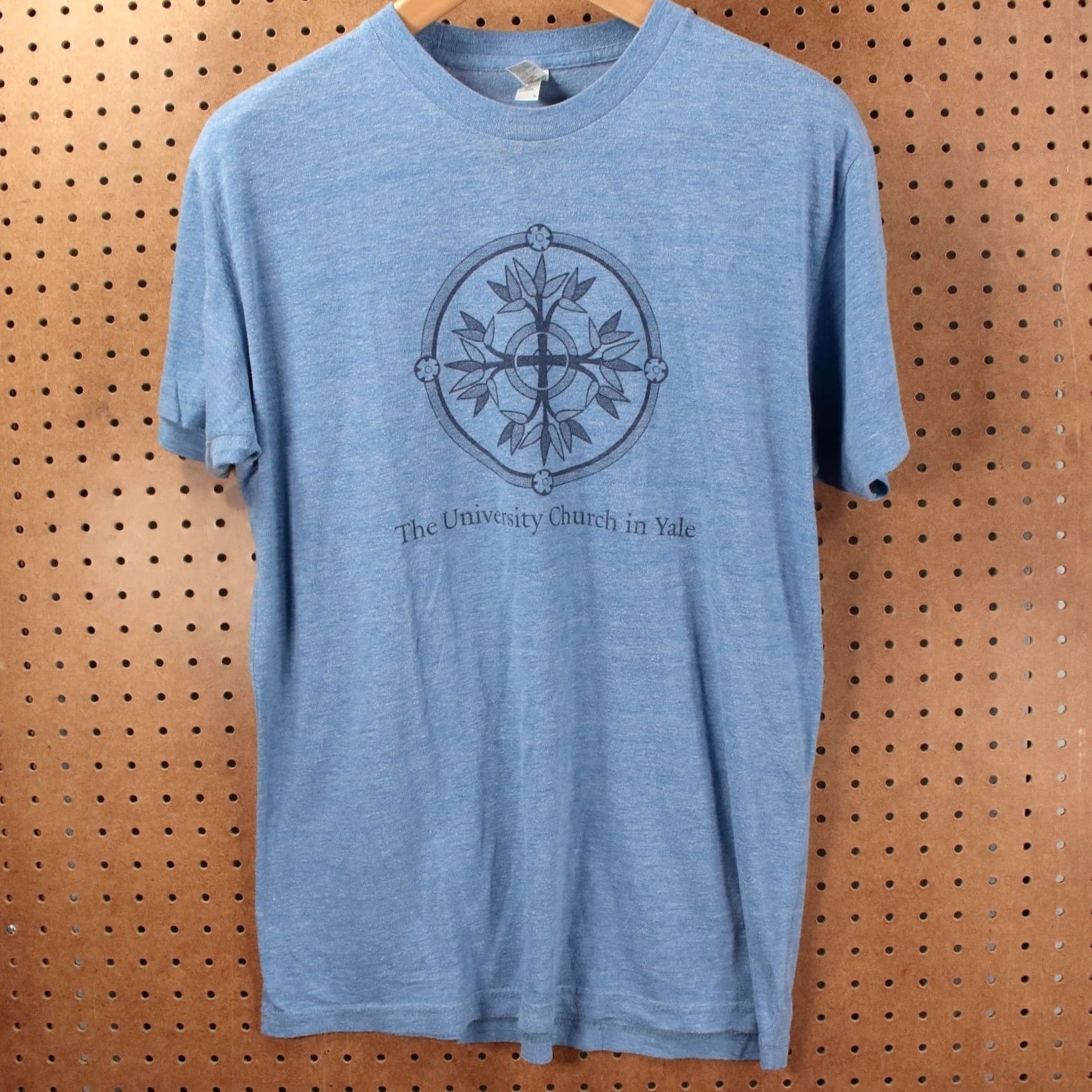 American Apparel VINTAGE American Apparel T-Shirt LARGE USA 00s y2k The Church in Yale University Mens Blue Size US L / EU 52-54 / 3 - 4 Thumbnail