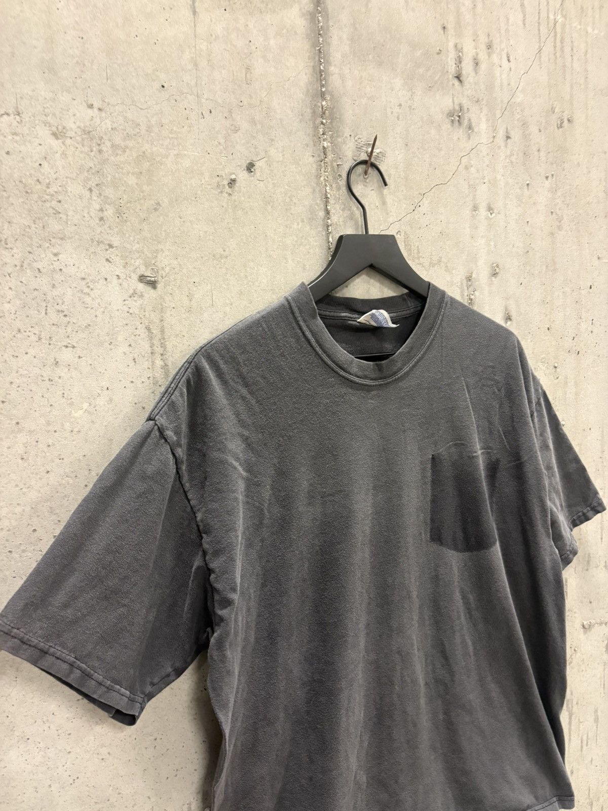 Vintage Vintage Blank Shirt Thrash Fade Distressed Grunge Band Boxy Size US XL / EU 56 / 4 - 2 Thumbnail