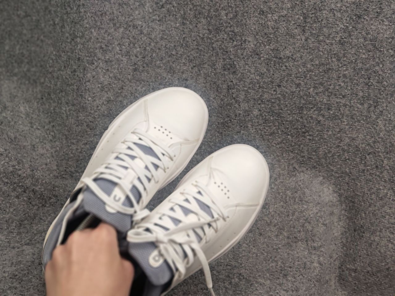 On On The Roger on cloud swiss Advantage Lilac Sneakers Shoes Size US 9.5 / IT 39.5 - 14 Thumbnail