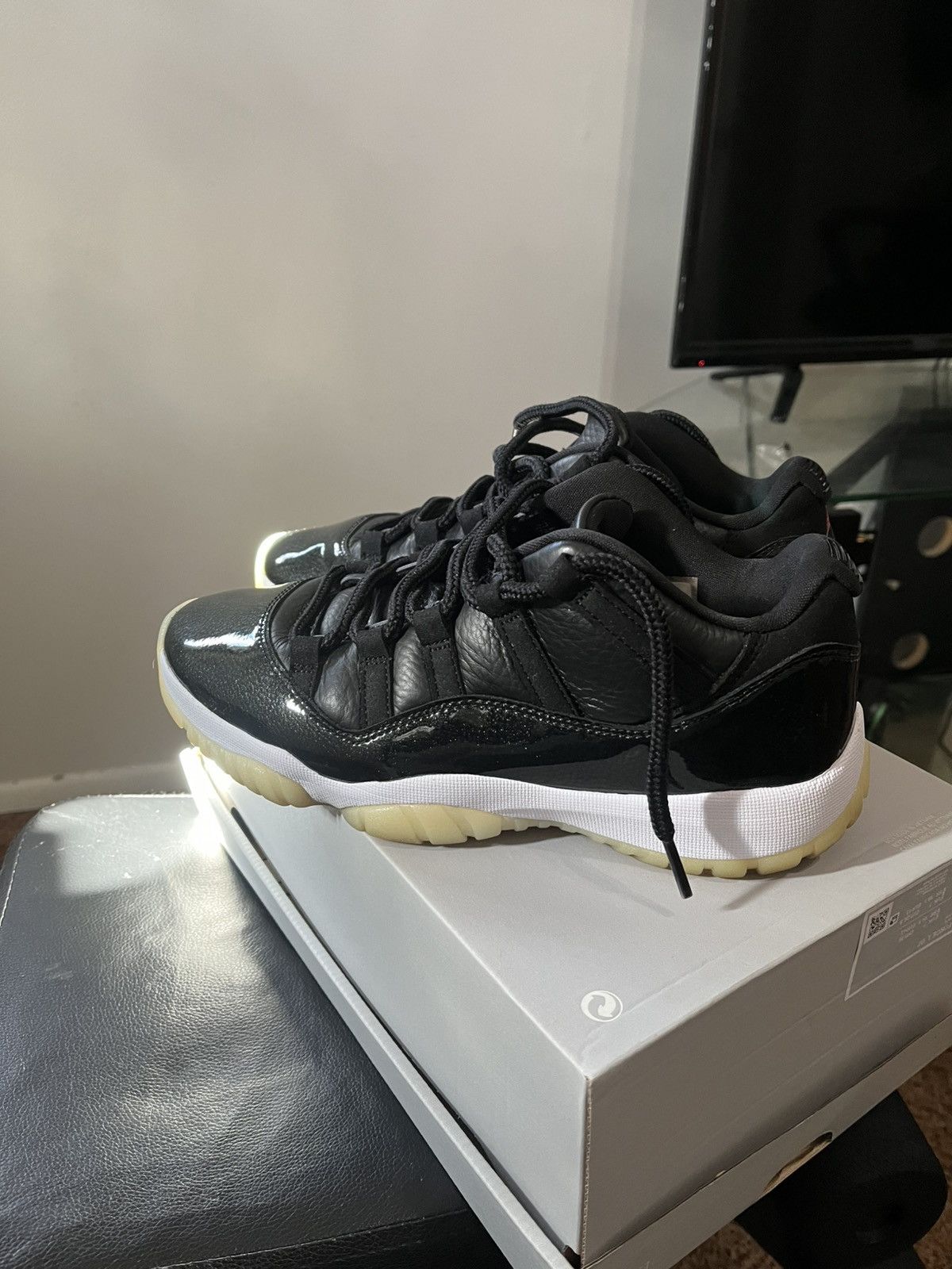 Jordan Brand Air Jordan 11 Retro Low Size US 8 / EU 41 - 1 Thumbnail