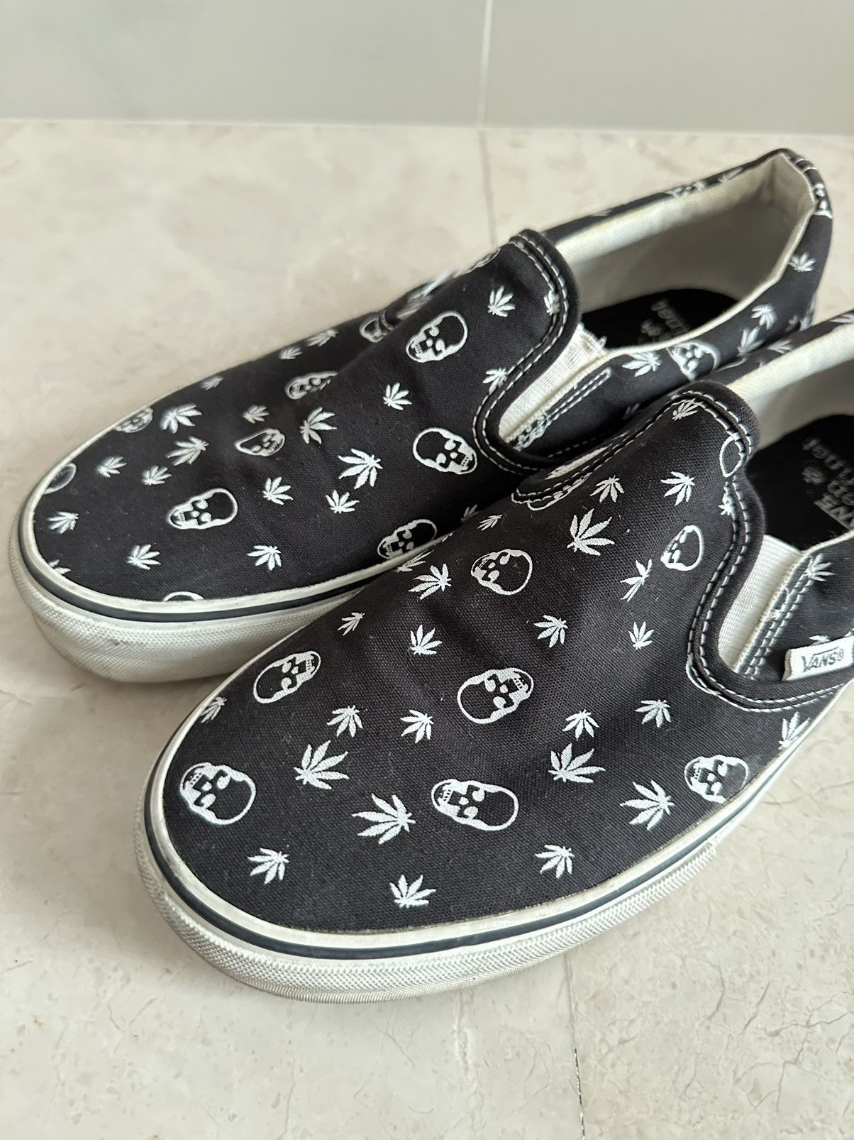 Vans Lucien Pellat-Finet Skull Marijuana Slip On Size US 9 / EU 42 - 4 Thumbnail