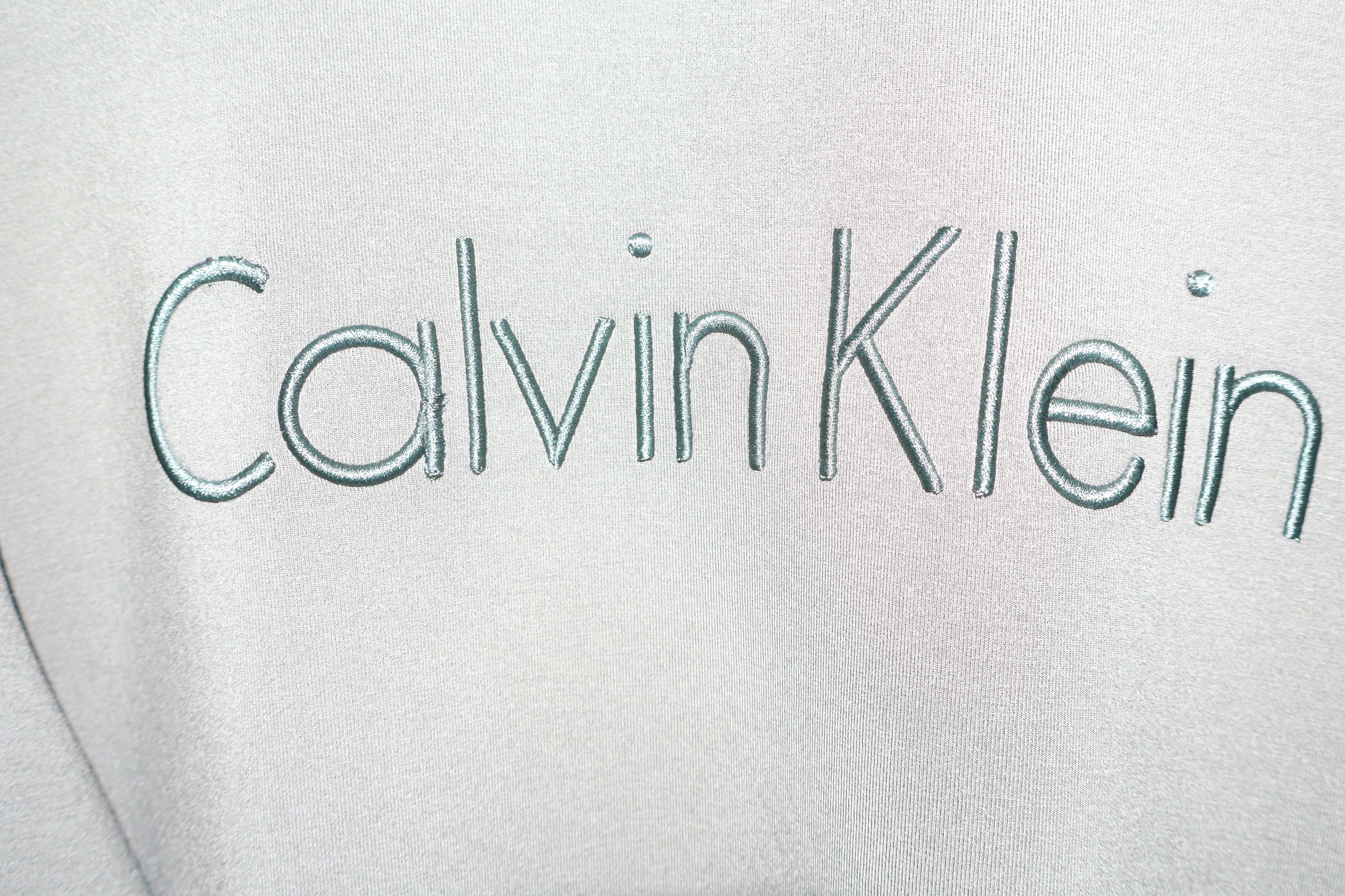 Calvin Klein Embroidered logo sweatshirt Size US L / EU 52-54 / 3 - 5 Thumbnail