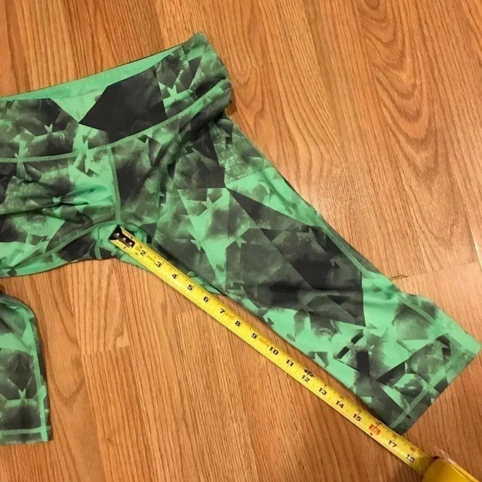Other Z By Zella Geo Abstract Pattern Capri Leggings Women’s sz S Size 25" / US 0 / IT 36 - 8 Thumbnail