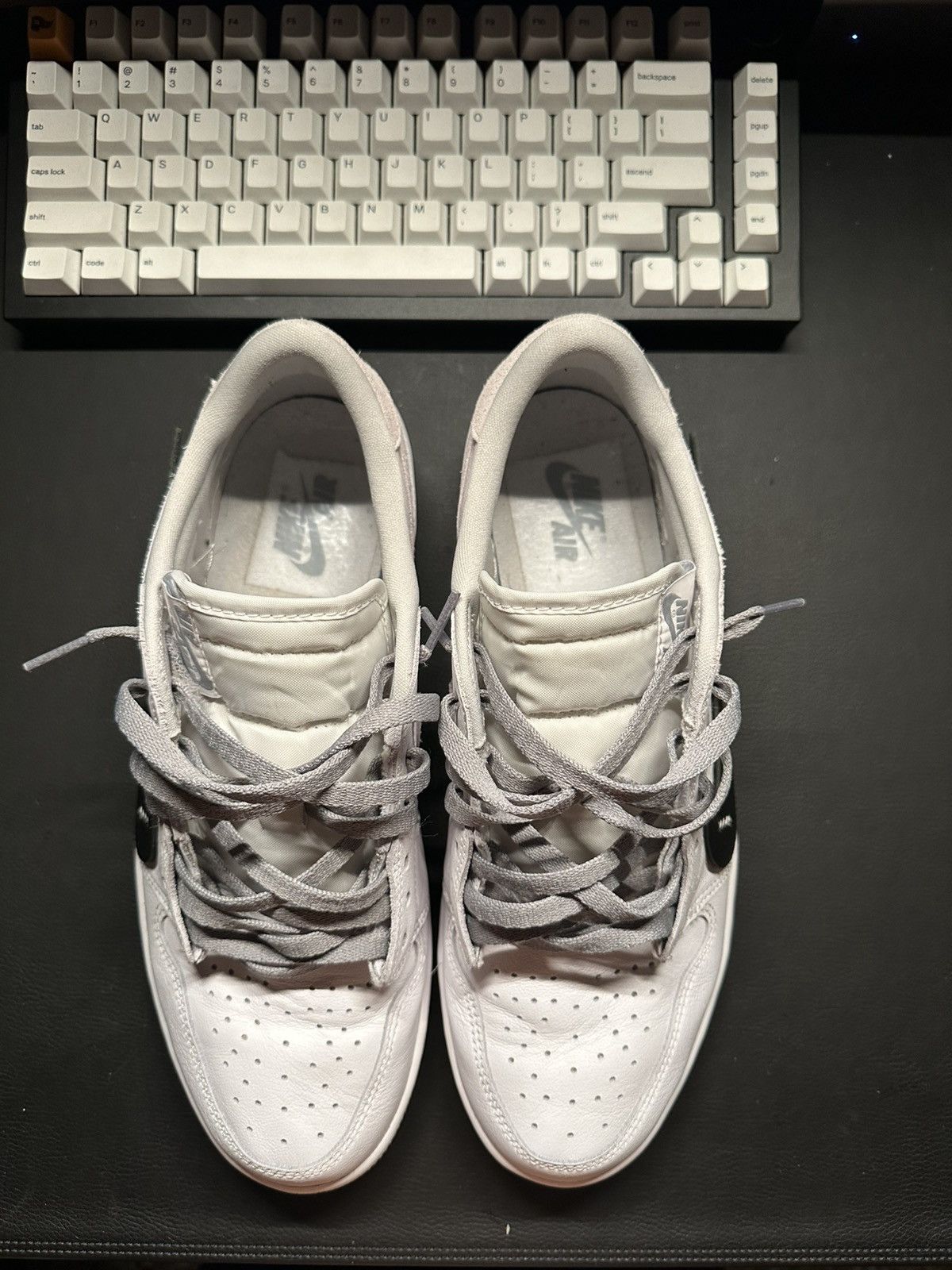 Jordan Brand × Nike Jordan 1 neutral grey 2021 Size US 11.5 / EU 44-45 - 4 Thumbnail