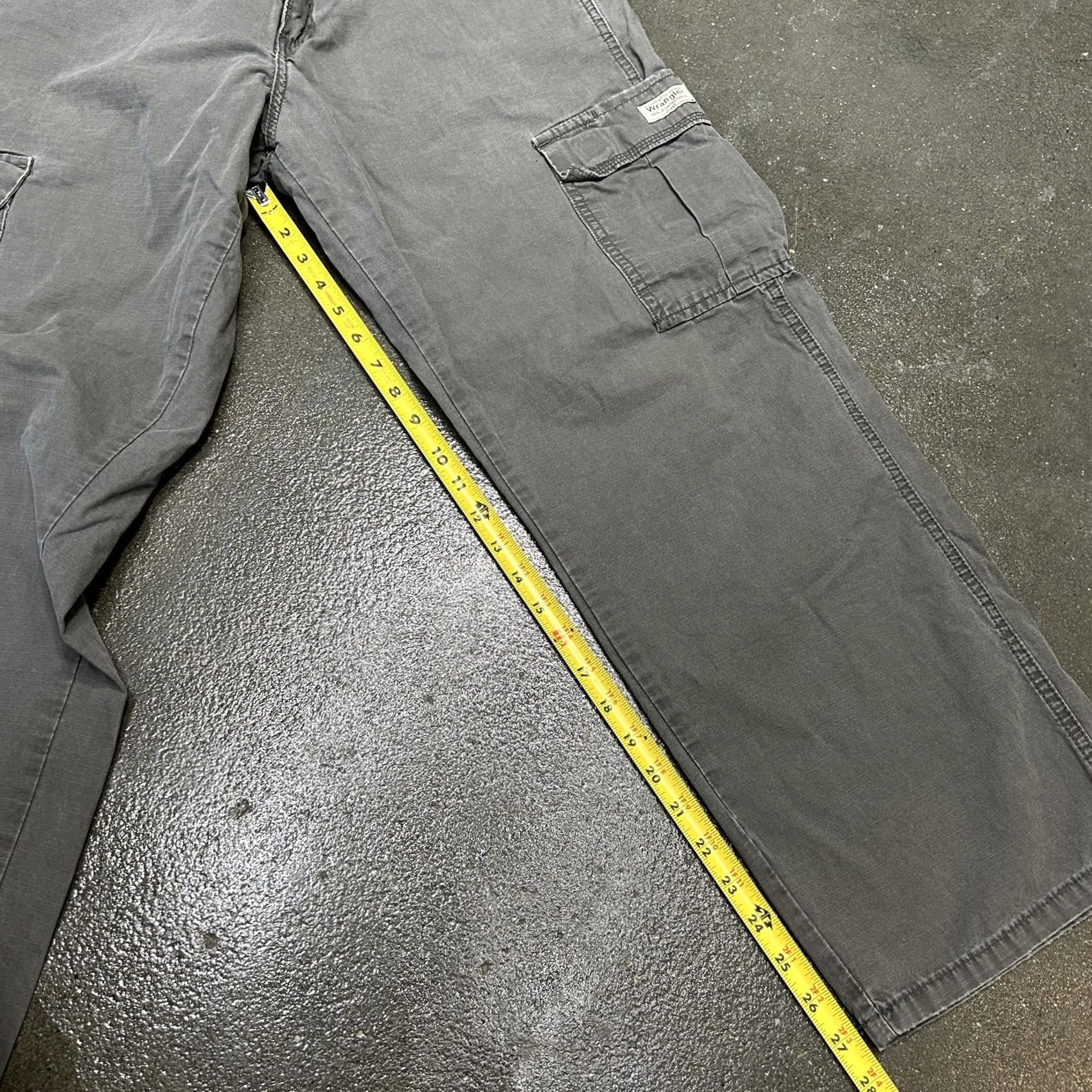 Wrangler Wrangler Cargo Pants Mens 36 Regular Gray Relaxed Straight Leg Workwear Casual Pants Size US 36 / EU 52 - 5 Thumbnail