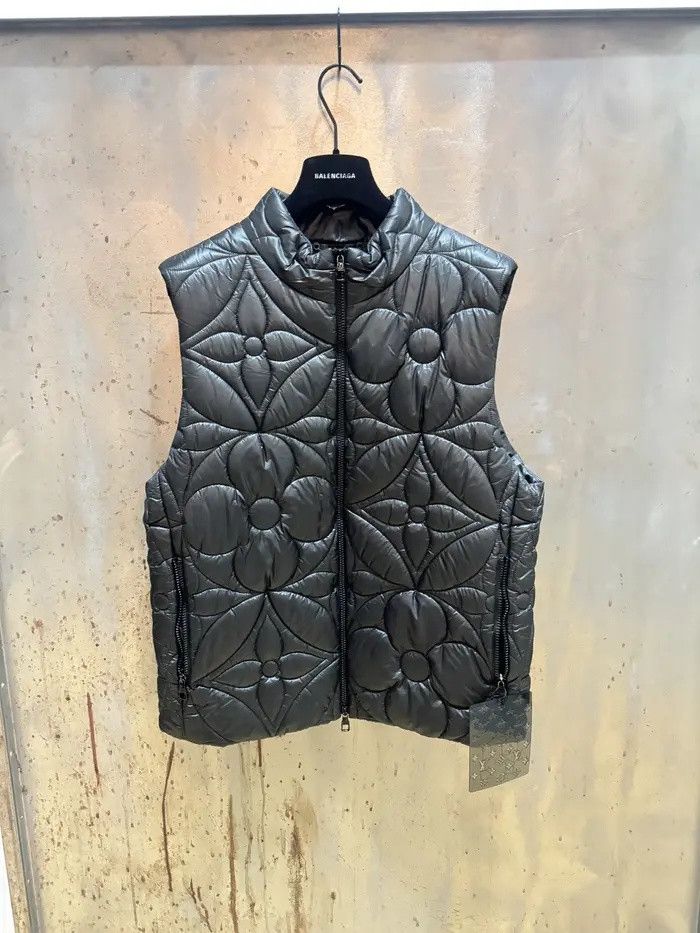 Louis Vuitton Louis Vuitton LVSE Flower Monogram Puffer Vest Size US M / EU 48-50 / 2 - 1 Thumbnail