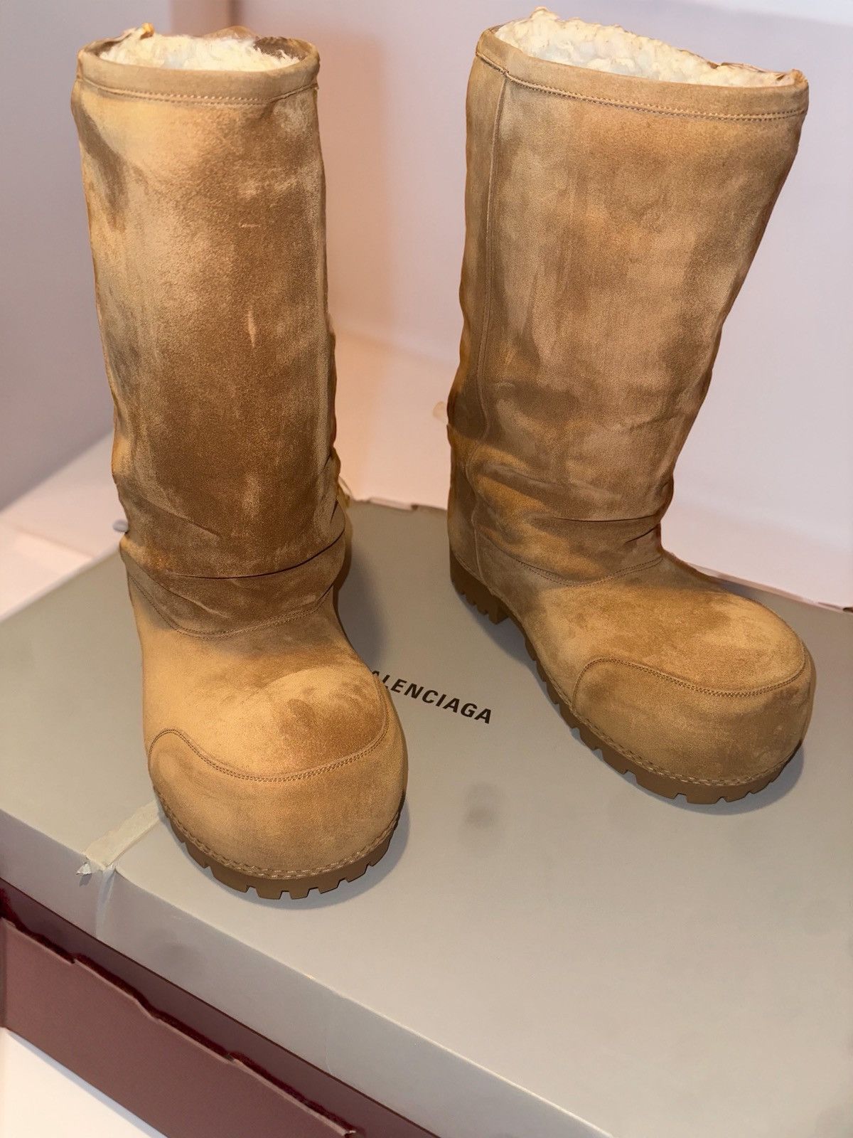 Balenciaga Balenciaga Alaska fur boots Size US 10 / EU 43 - 2 Thumbnail