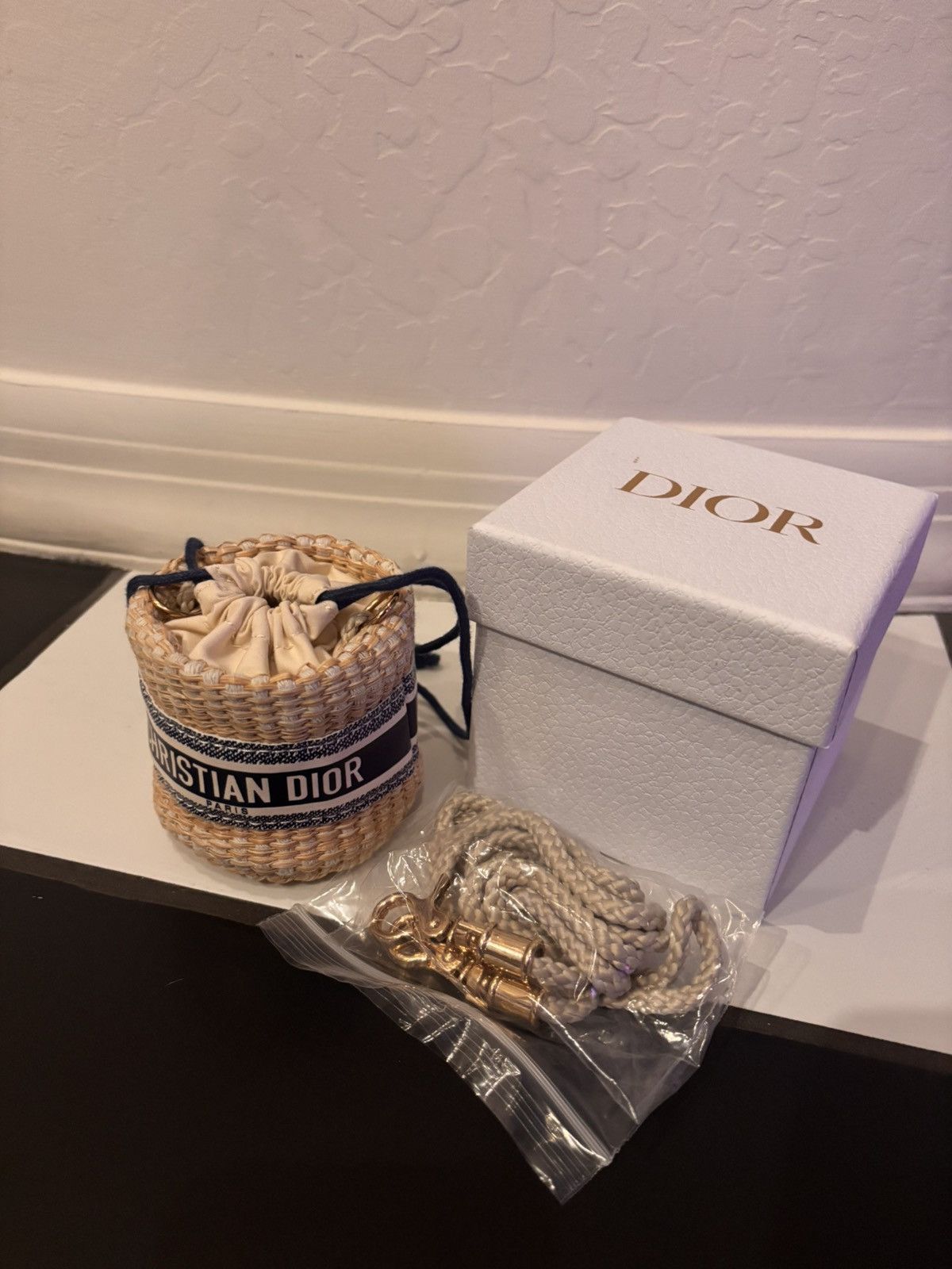 Dior Christian Dior beauty mini straw bag GWP *RARE* Size ONE SIZE - 1 Thumbnail