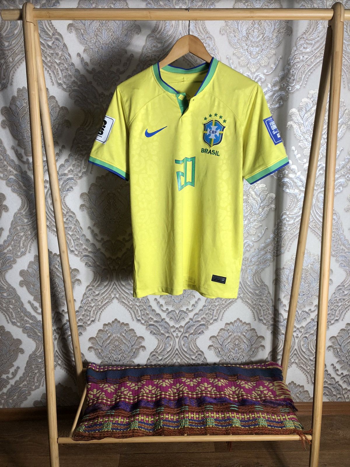 Other VERY RARE NIKE BRAZIL VINI JR SOCCER JERSEY RETRO Y2K 90s Size US M / EU 48-50 / 2 - 1 Thumbnail