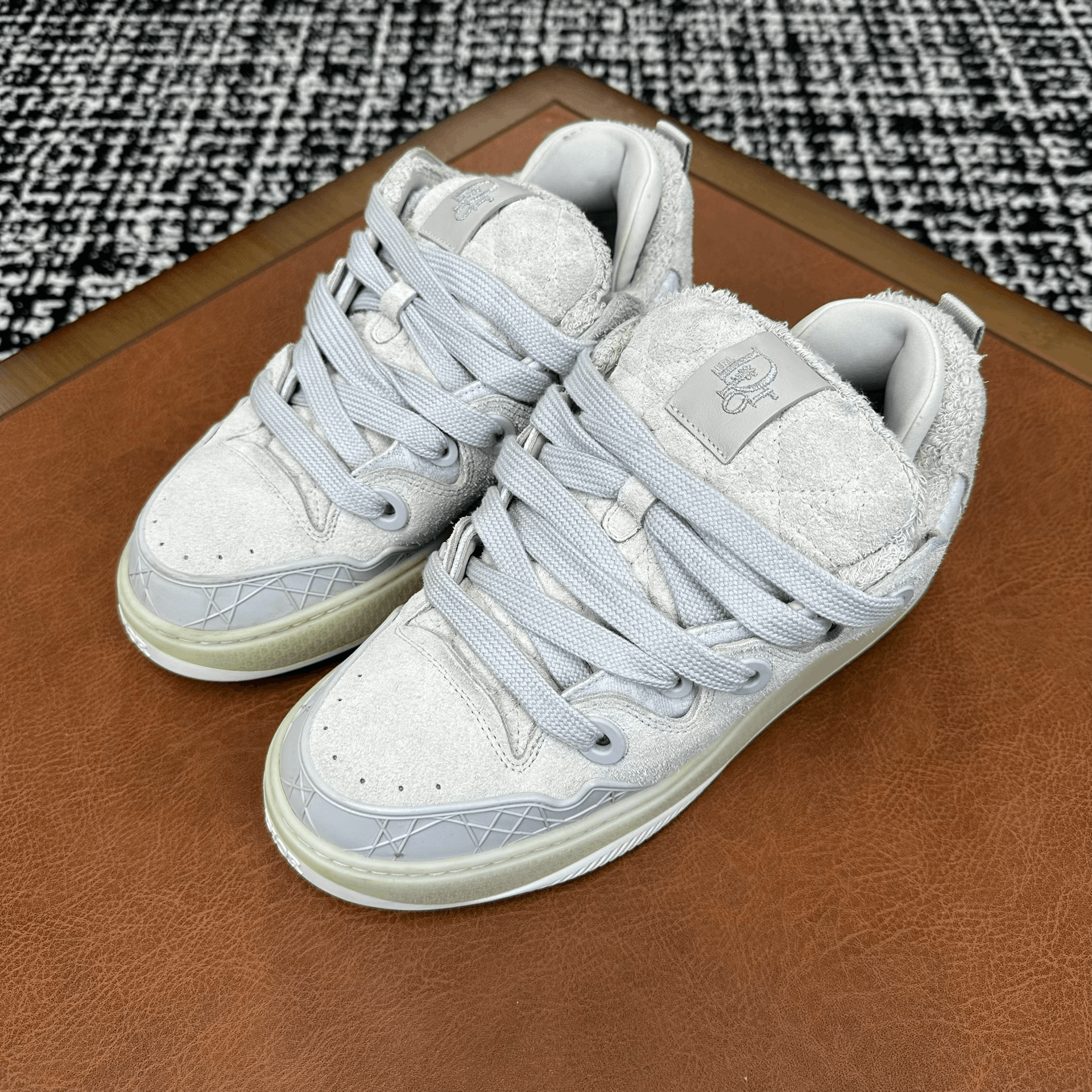 Dior Dior Beige Lowtop Sneakers 8 Men Size US 8 / EU 41 - 1 Thumbnail