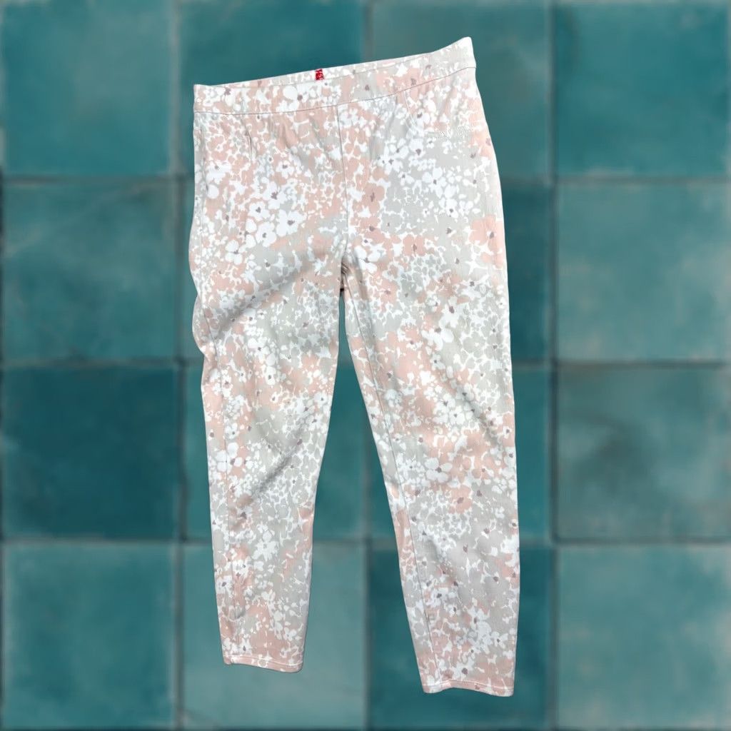 Spanx Spanx Pull On Jeans Women's L Gray Pink Floral Print Hi Rise Cropped Size 36" / US 14 / IT 50 - 1 Thumbnail