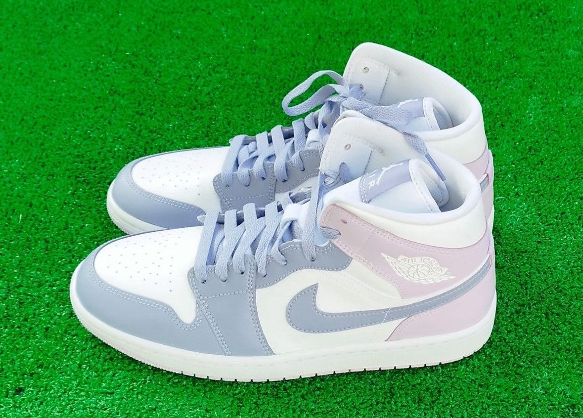Jordan Brand Shoes Air Jordan 1 High Unisex Size US 12 / IT 42 - 3 Thumbnail