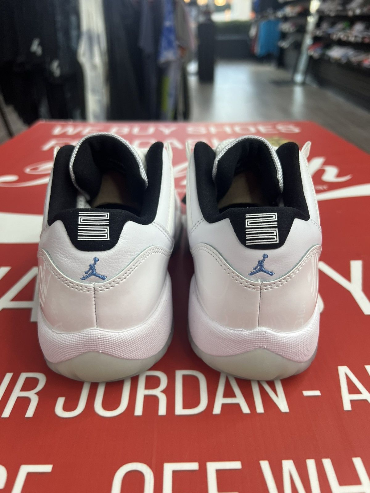 Jordan Brand Air Jordan 11 Low Legend Blue 5.5y Size US 5.5 / EU 38 - 5 Thumbnail