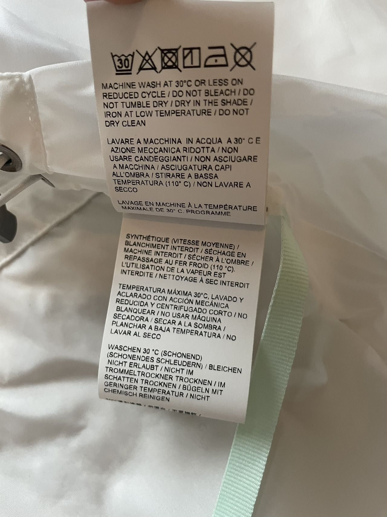 Off-White Off-White Nylon Coat Brand New Women's Coat Size 38 Size XS / US 0-2 / IT 36-38 - 14 Thumbnail