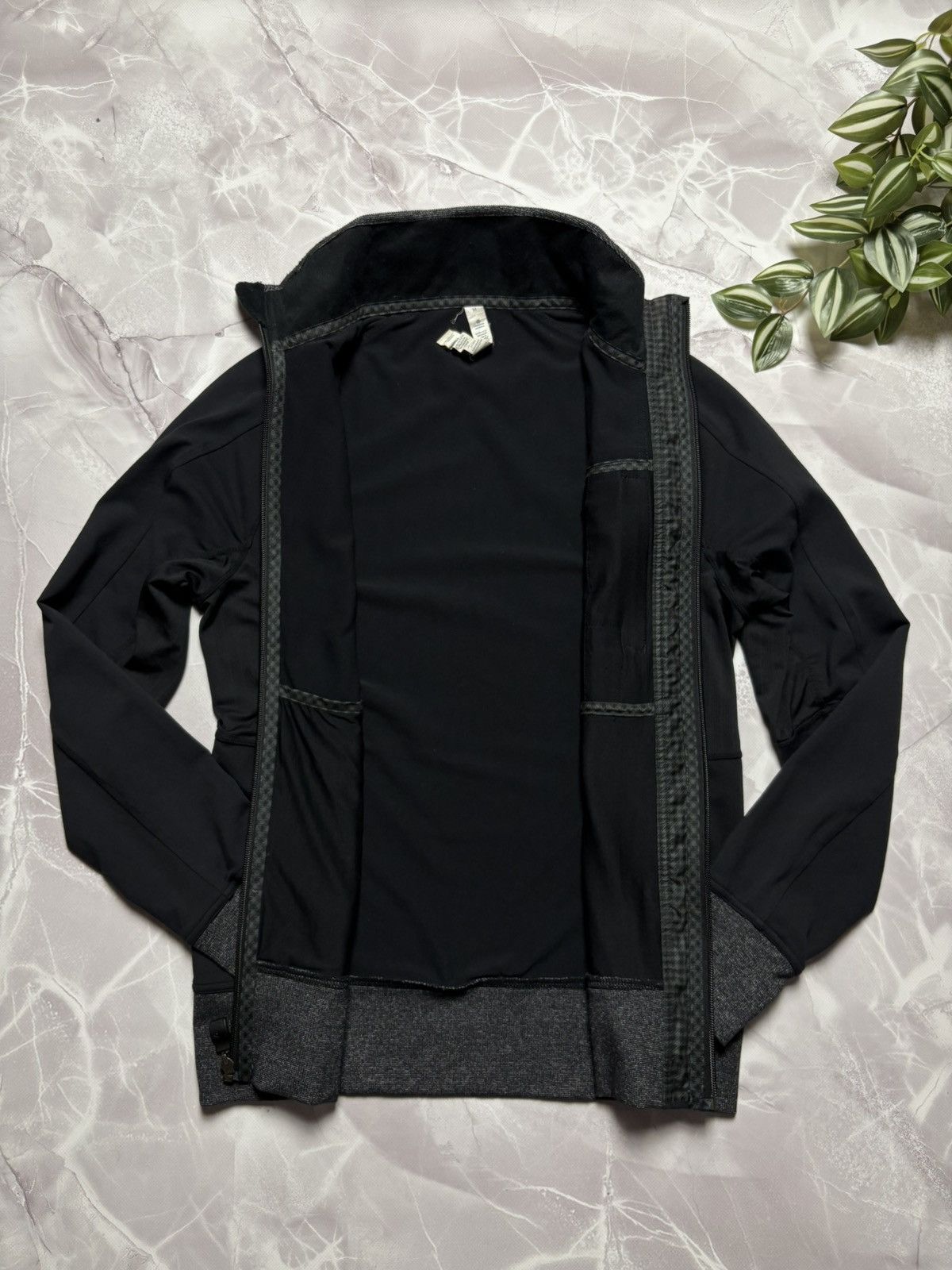 Lululemon Lululemon Luon Vent Tech FZ Jacket Magnetic Pocket Mens M Size US M / EU 48-50 / 2 - 8 Thumbnail