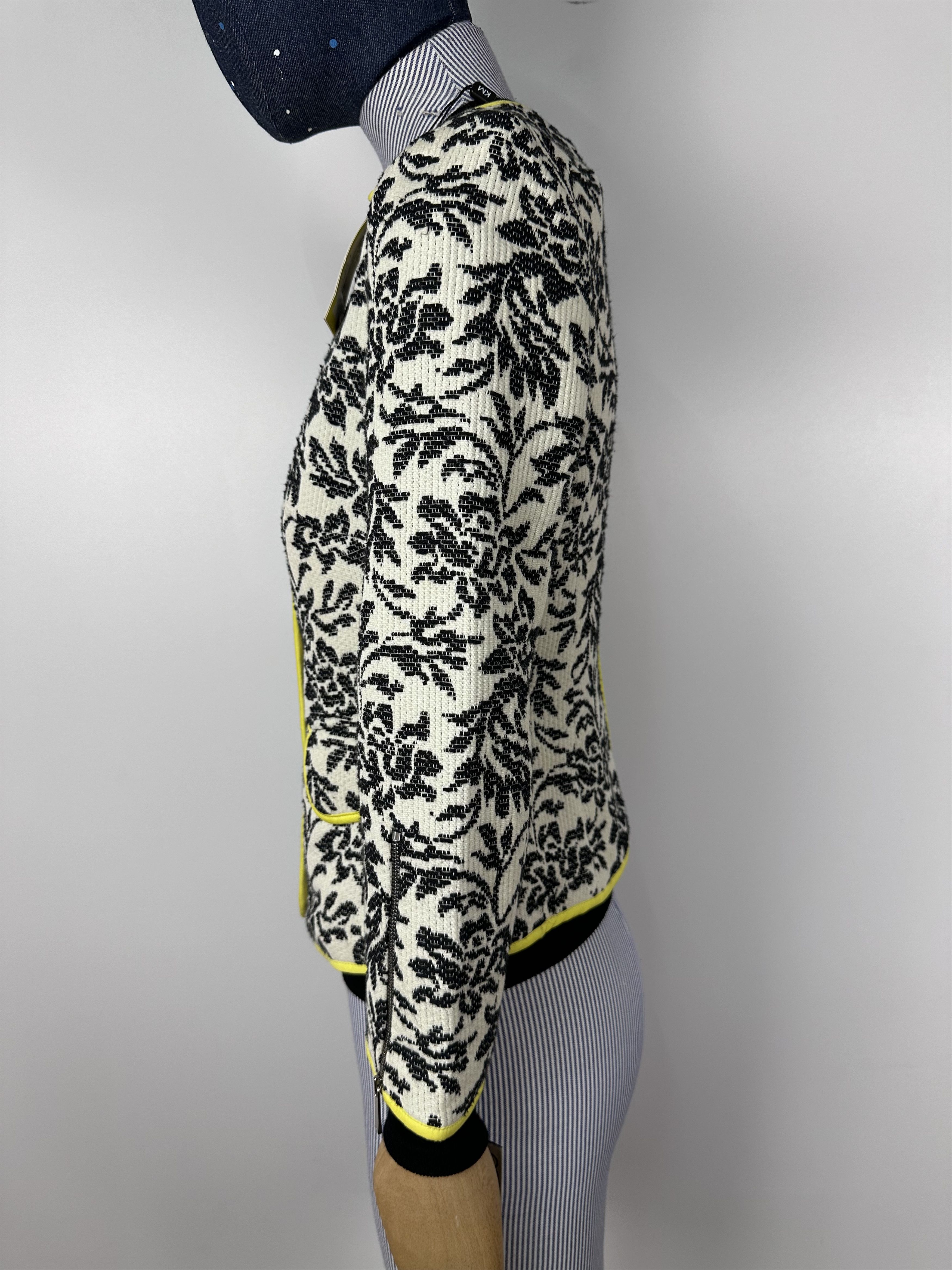 Grailed × Karen Millen Ladies Karen Millen Black White Floral Boucle Jacket UK6 Size XS / US 0-2 / IT 36-38 - 5 Thumbnail
