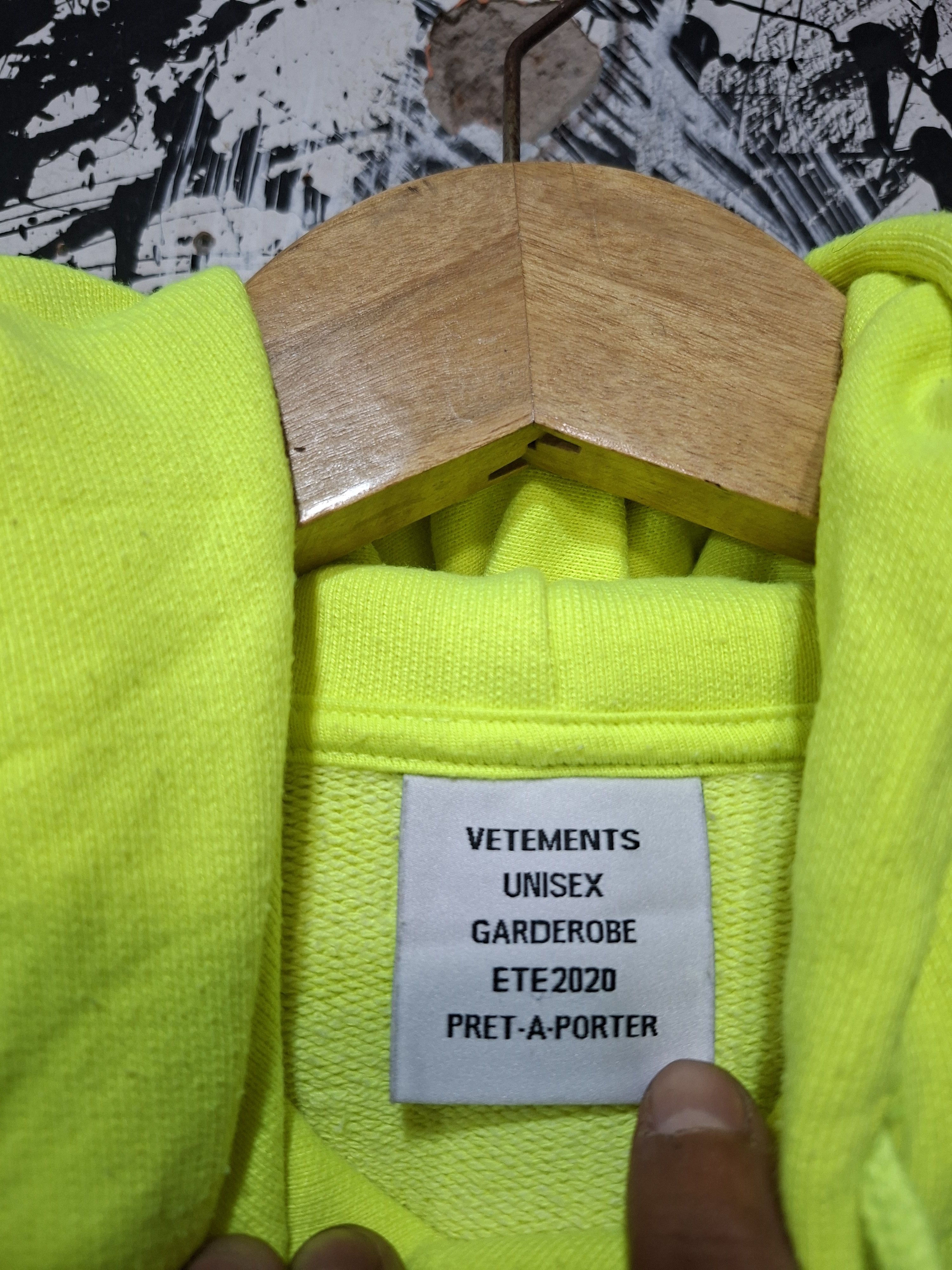 Vetements VETEMENT SS 2020 COLLECTION HOODIE Size US XS / EU 42 / 0 - 6 Thumbnail