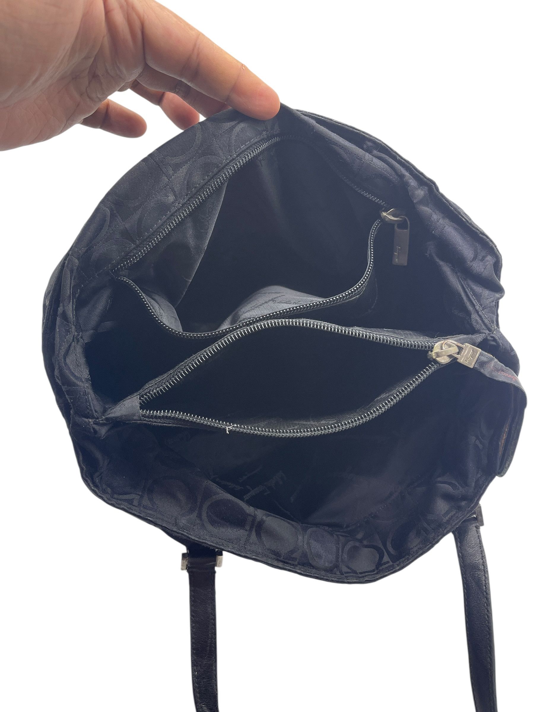 Salvatore Ferragamo Vintage Salvatore Ferragamo Gancini Monogram Nylon Tote Bag Size ONE SIZE - 13 Thumbnail