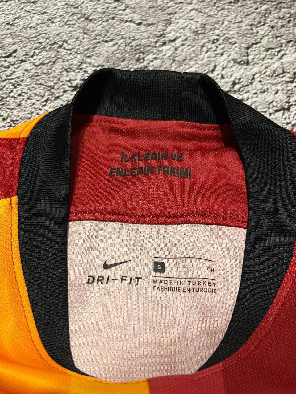 Other Galatasaray Football Shirt 2019/20 Home Size S Size US S / EU 44-46 / 1 - 7 Thumbnail