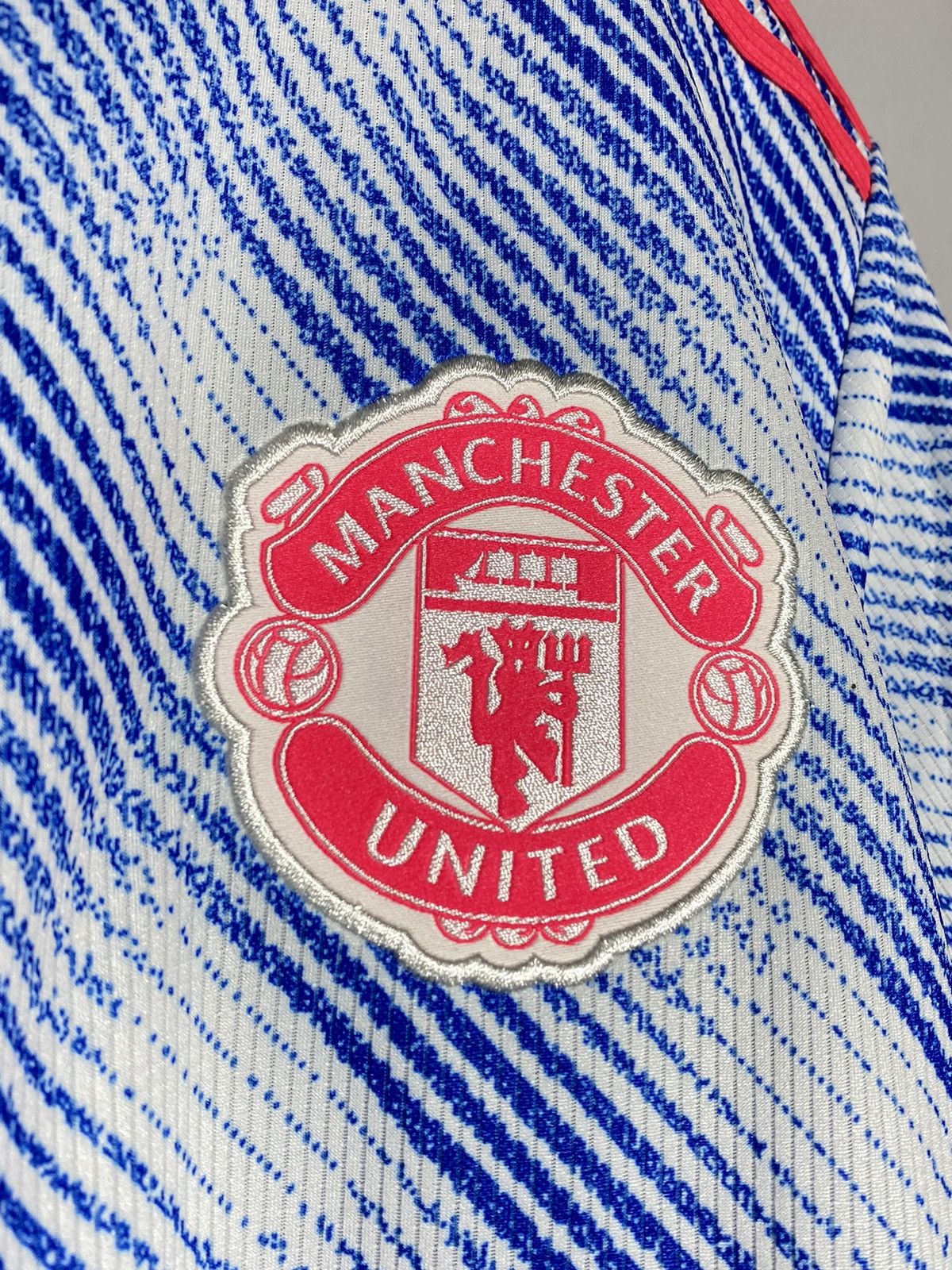 Adidas #7 Cavani Manchester United 2021/22 Away Football Shirt Size US L / EU 52-54 / 3 - 8 Thumbnail