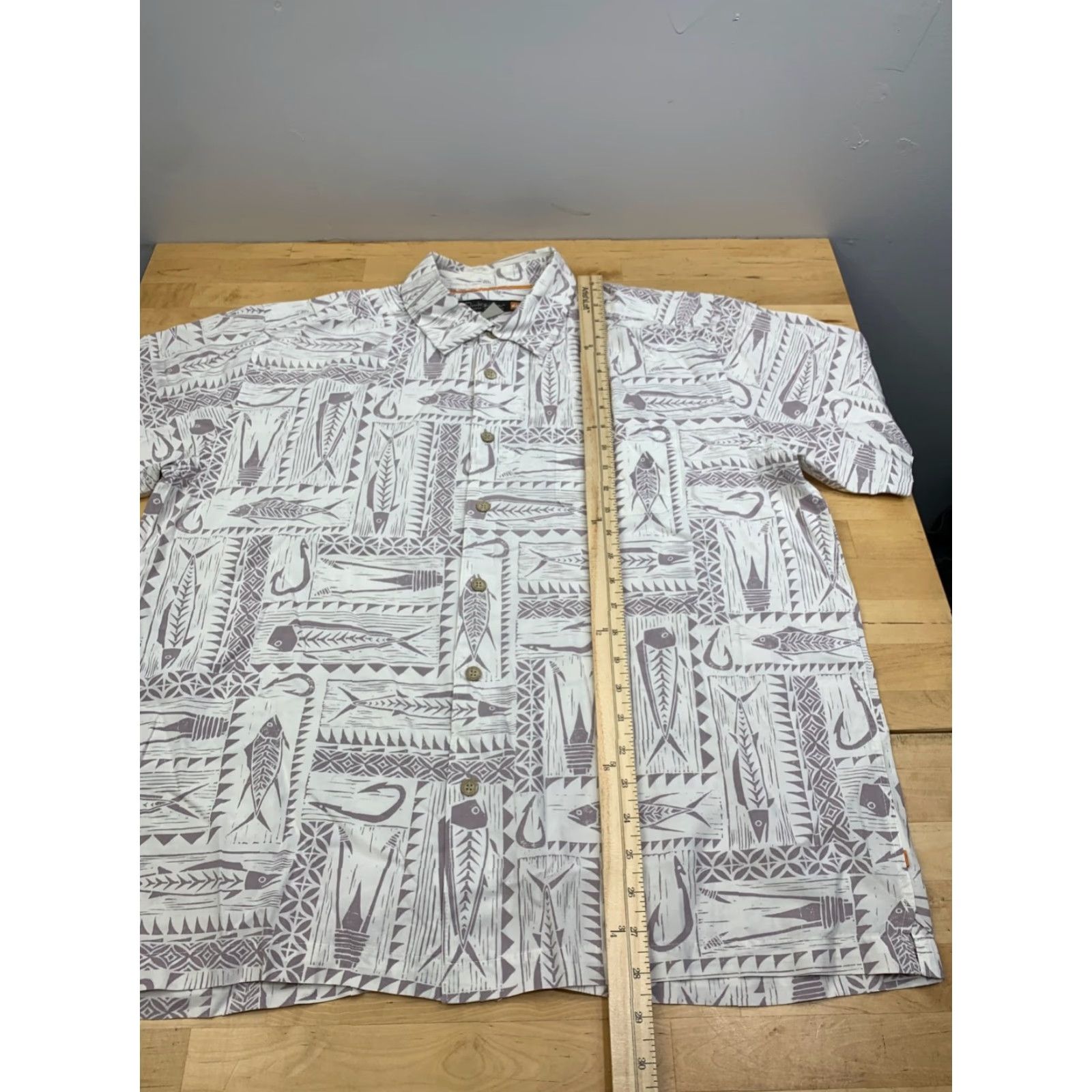 Quiksilver Quiksilver Waterman Button-Up Shirt Mens XL White Fish Hook Tribal 11894 Size US XL / EU 56 / 4 - 4 Thumbnail